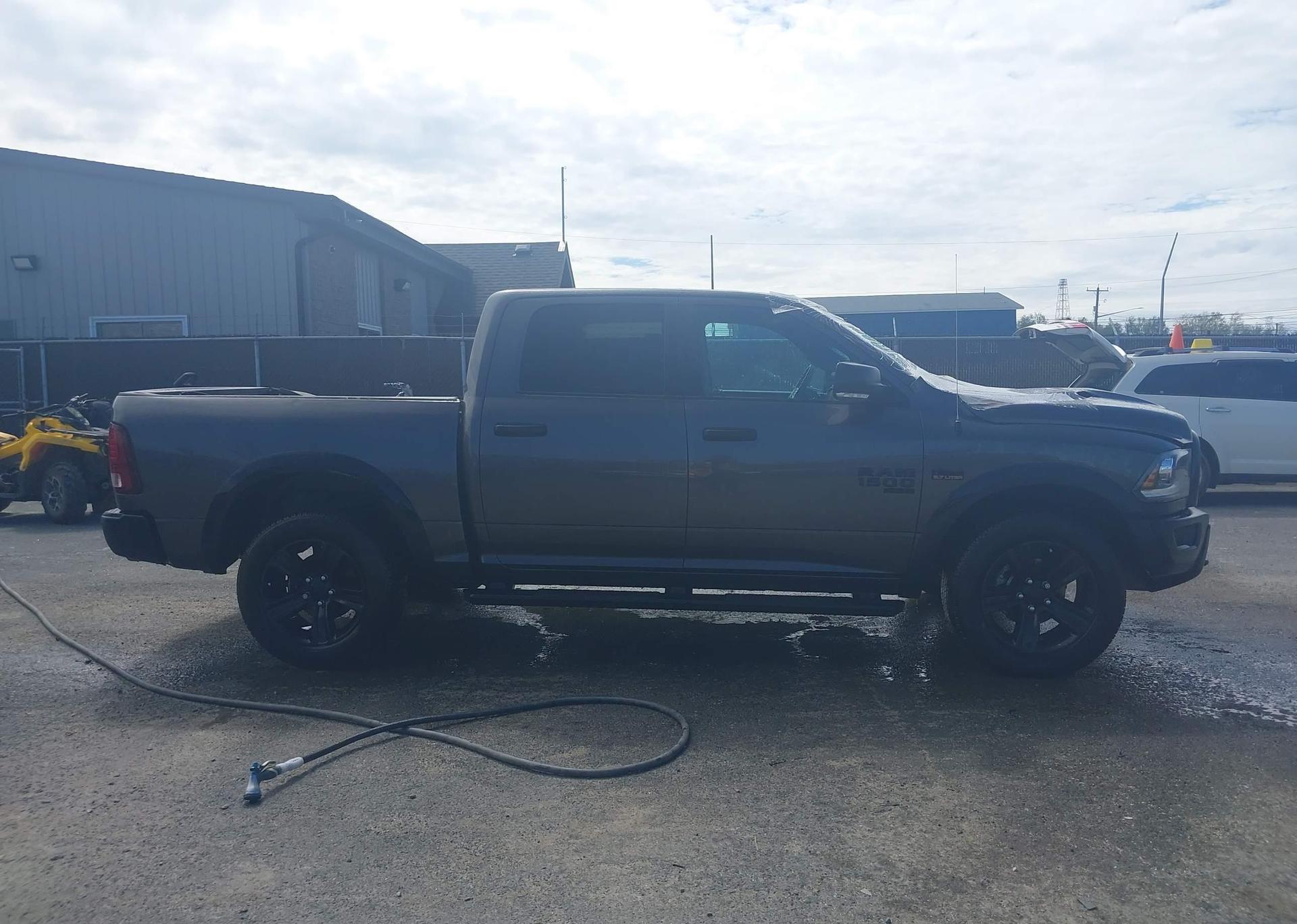 2024 RAM 1500 CLASSIC SLT