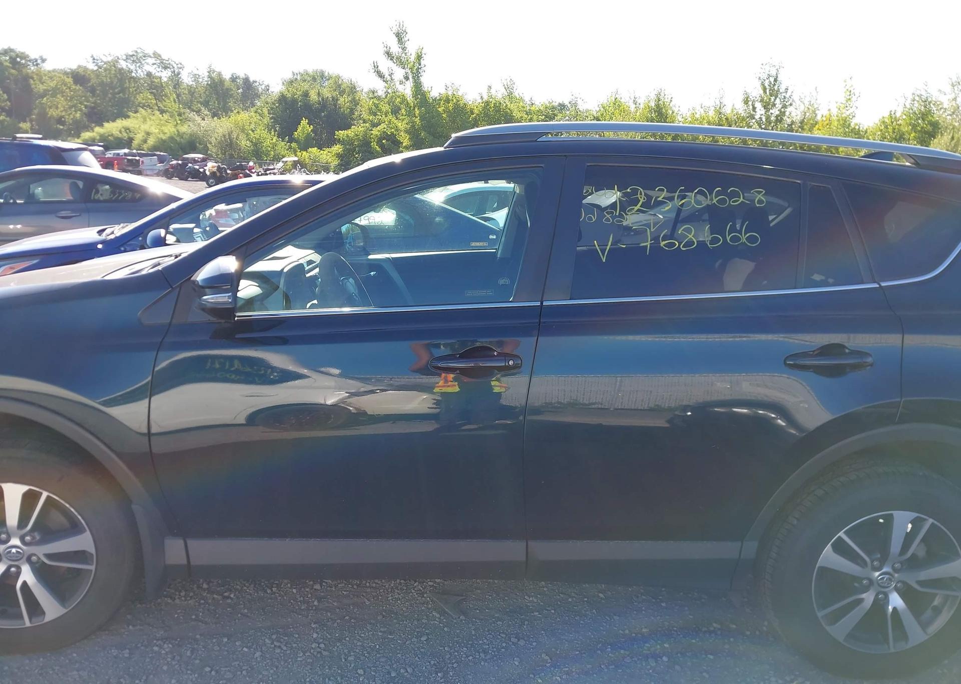 2018 TOYOTA RAV4 XLE