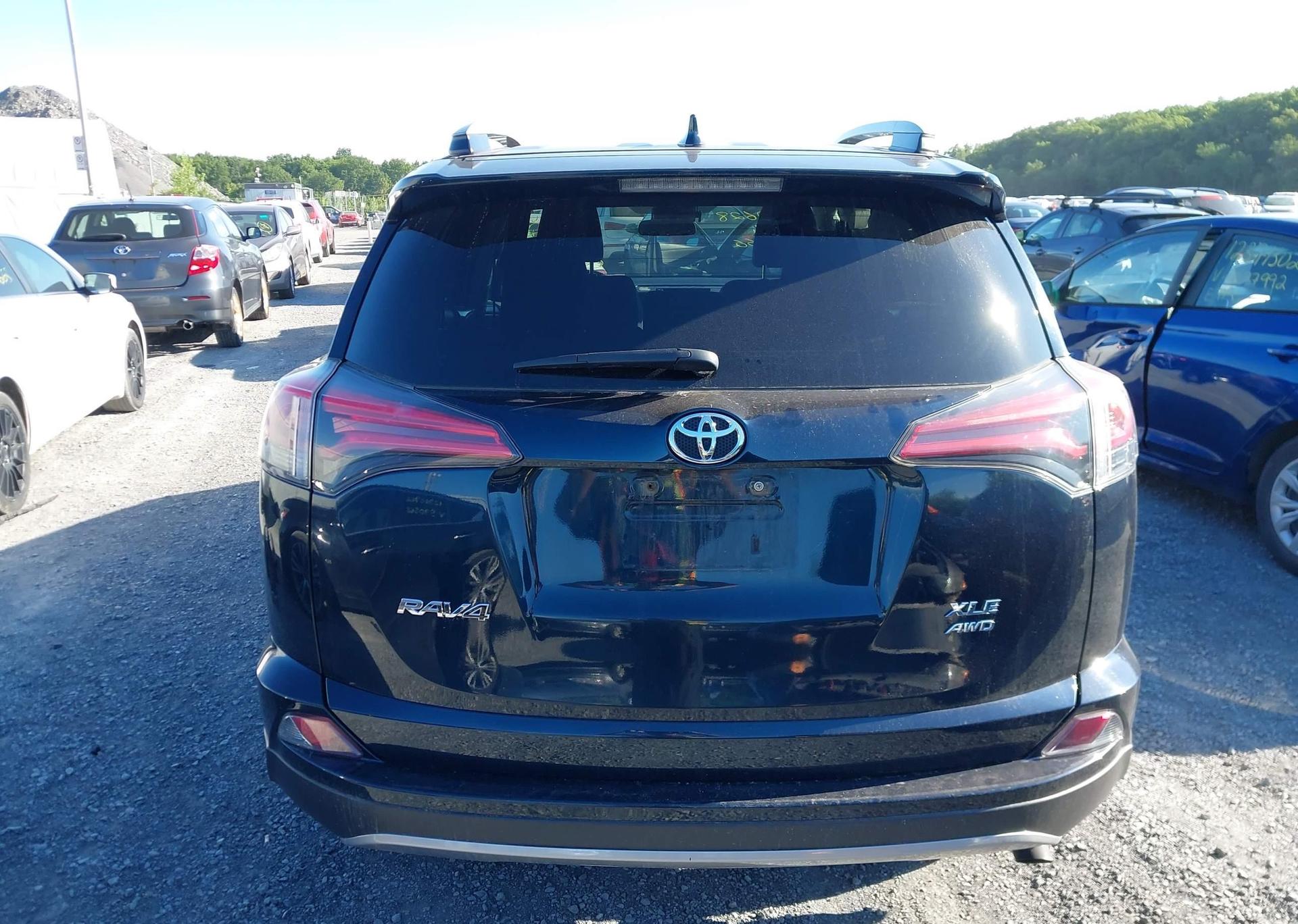 2018 TOYOTA RAV4 XLE