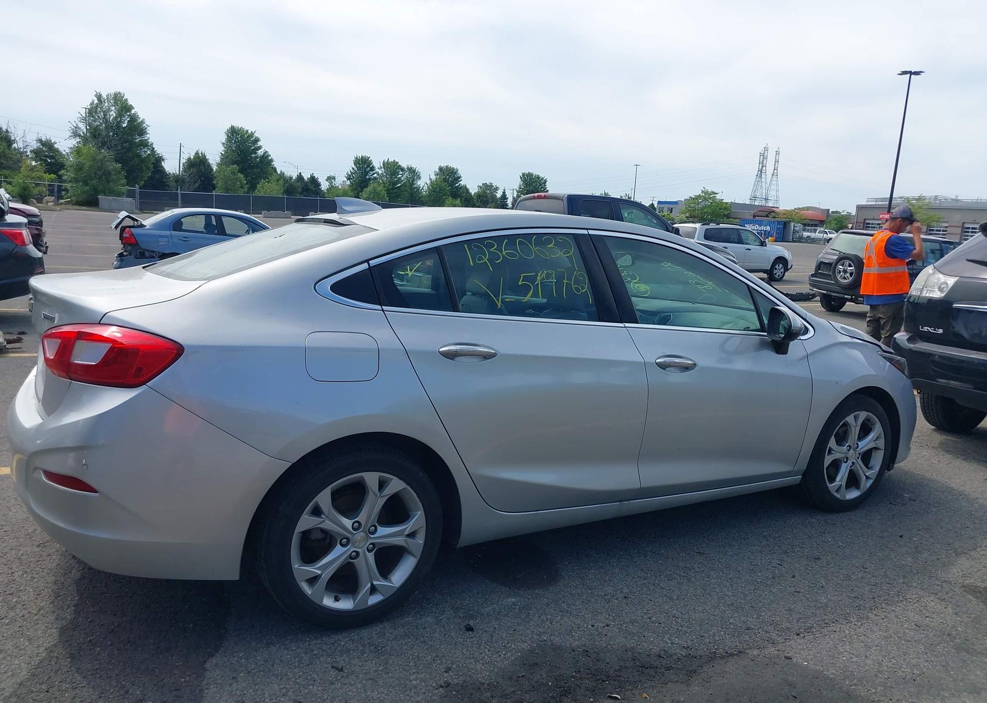 2017 CHEVROLET CRUZE