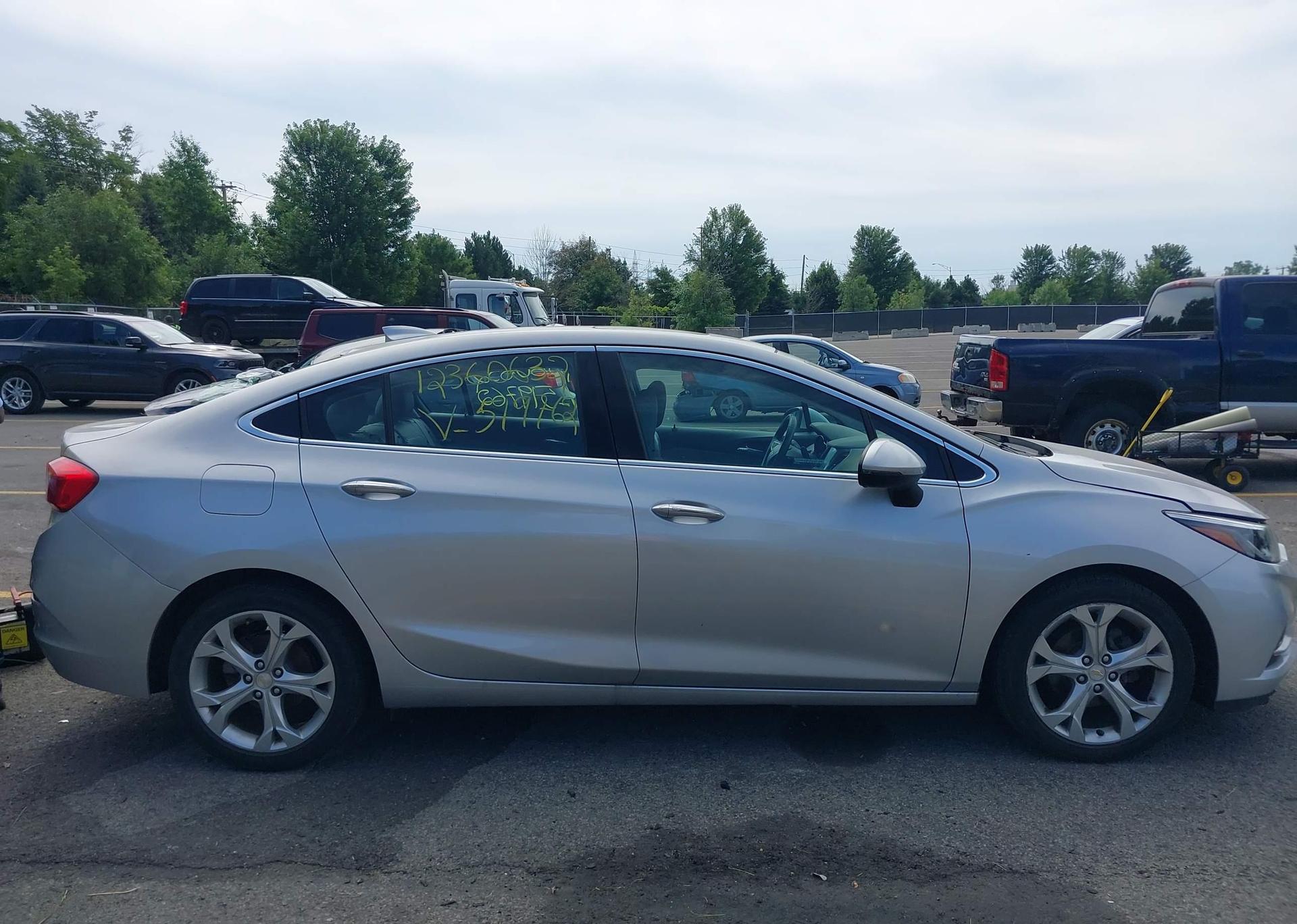 2017 CHEVROLET CRUZE
