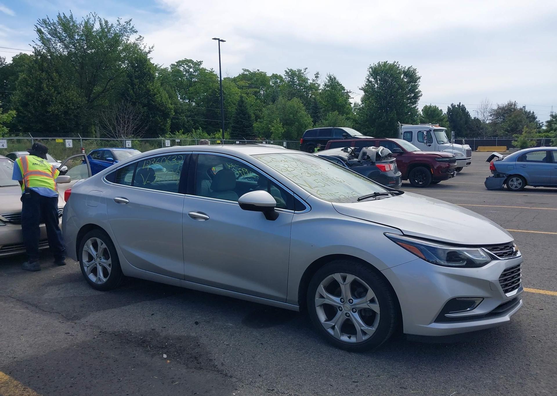 2017 CHEVROLET CRUZE