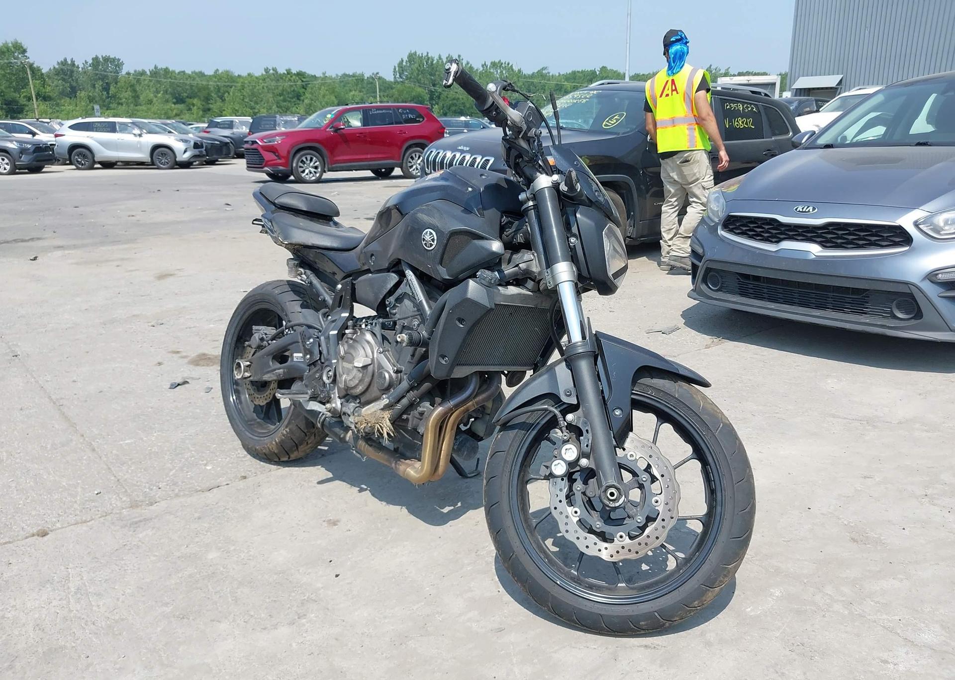 2016 YAMAHA fz07