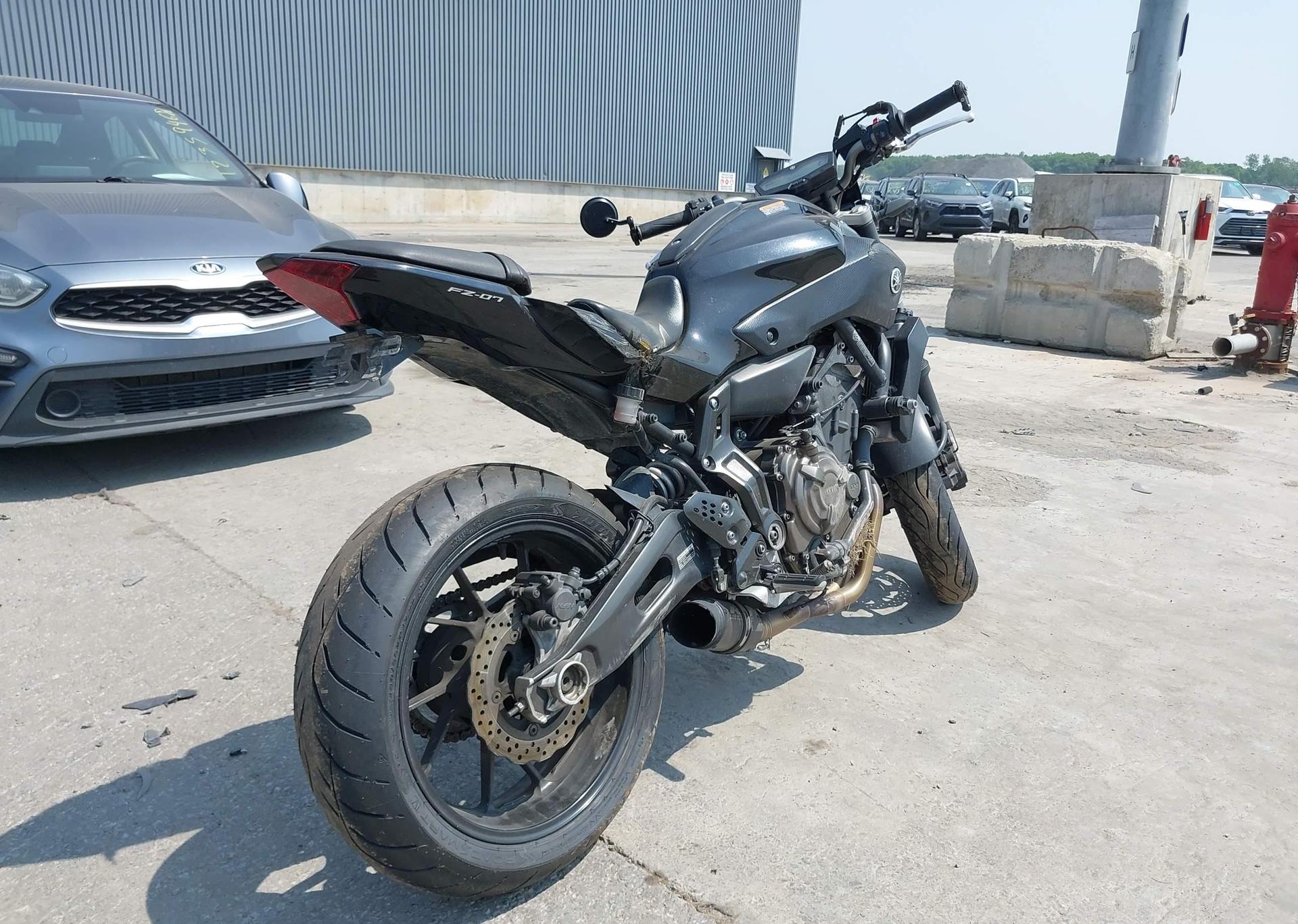 2016 YAMAHA fz07