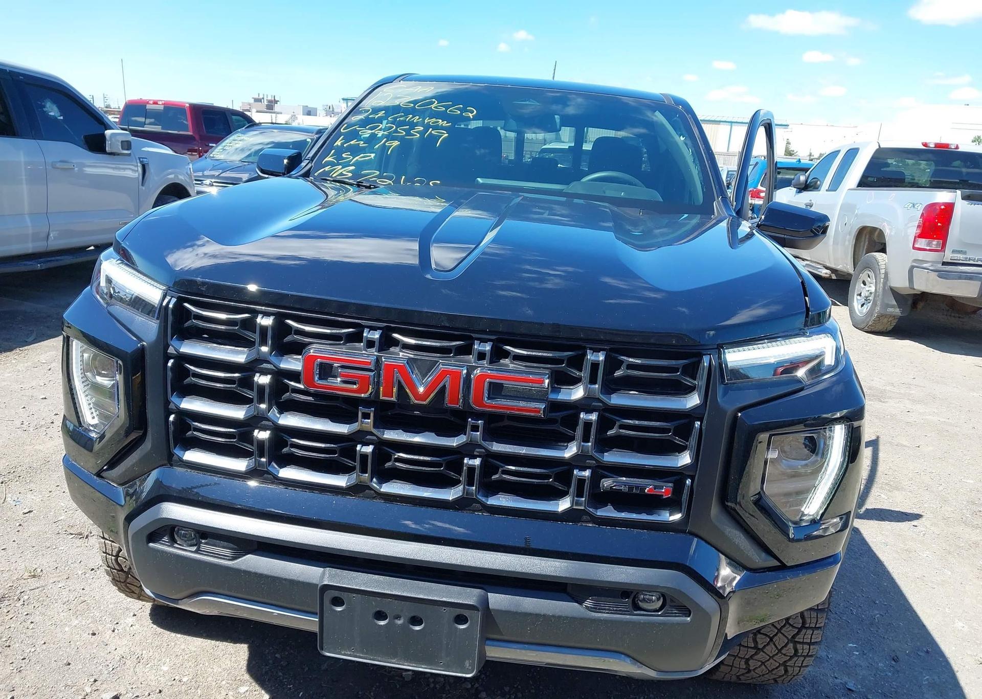 2024 GMC CANYON AT4