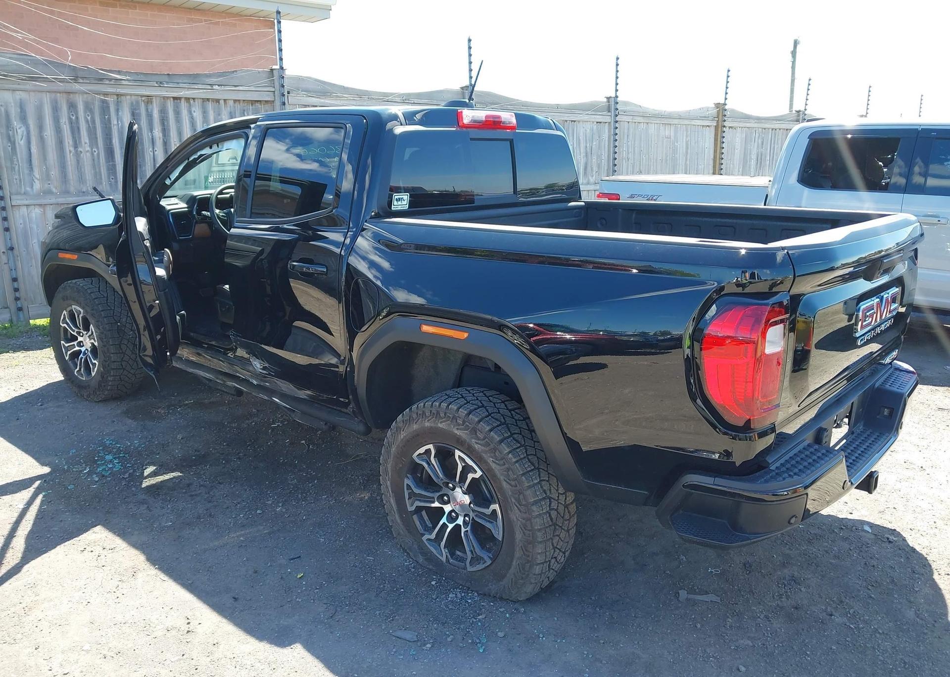 2024 GMC CANYON AT4