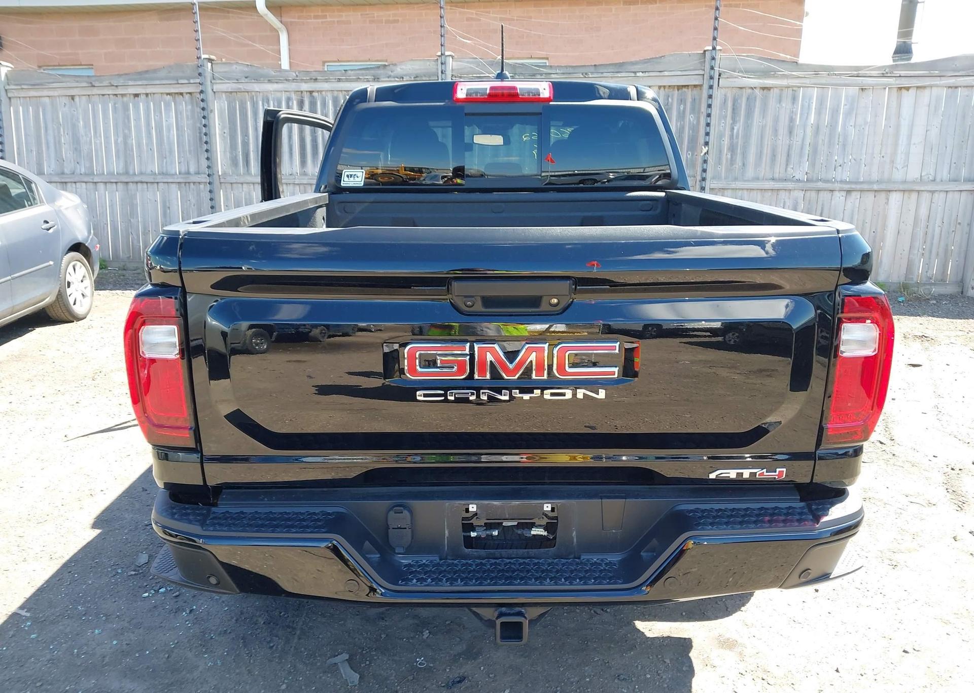 2024 GMC CANYON AT4