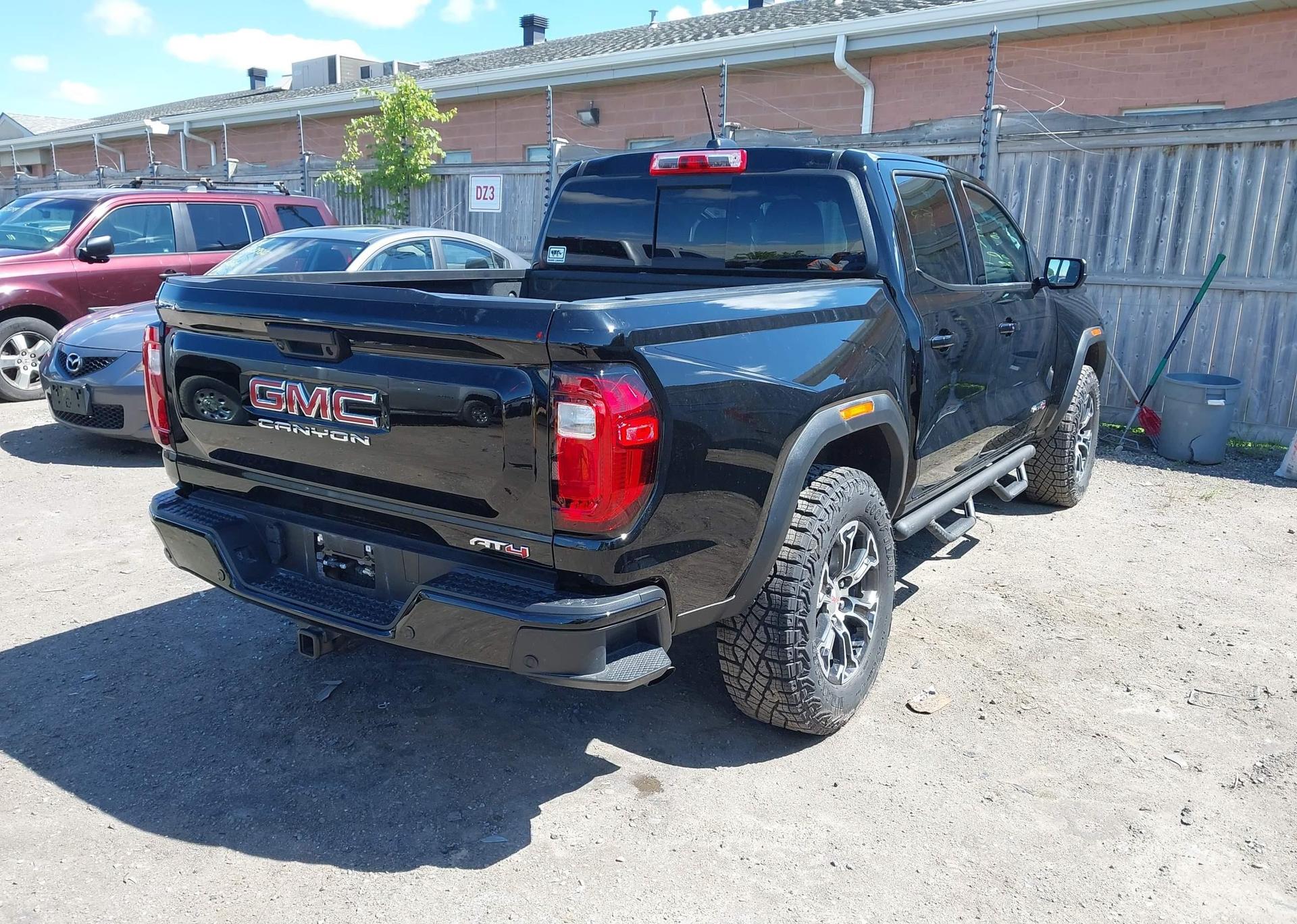 2024 GMC CANYON AT4