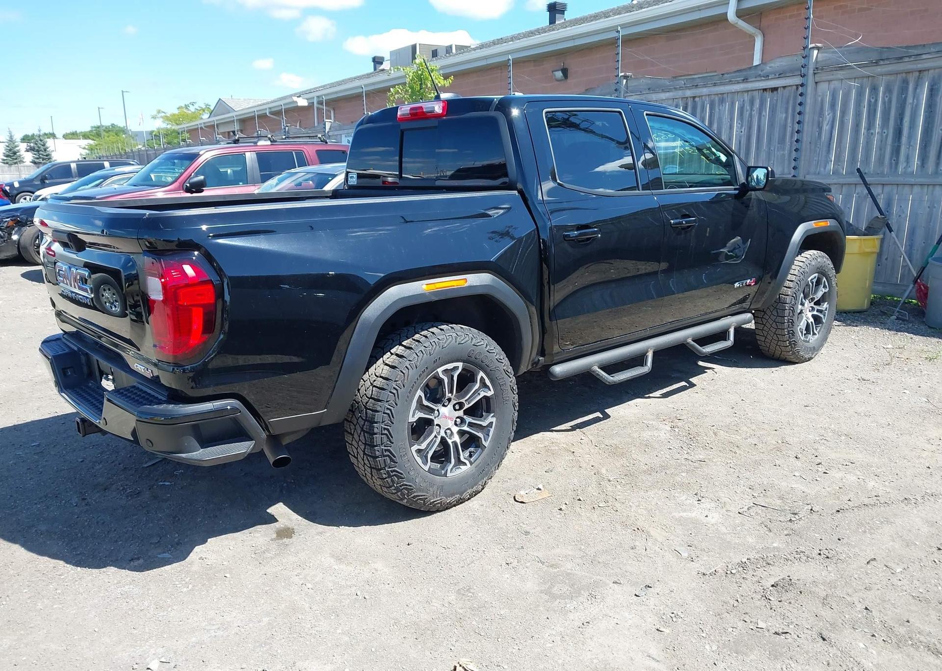 2024 GMC CANYON AT4
