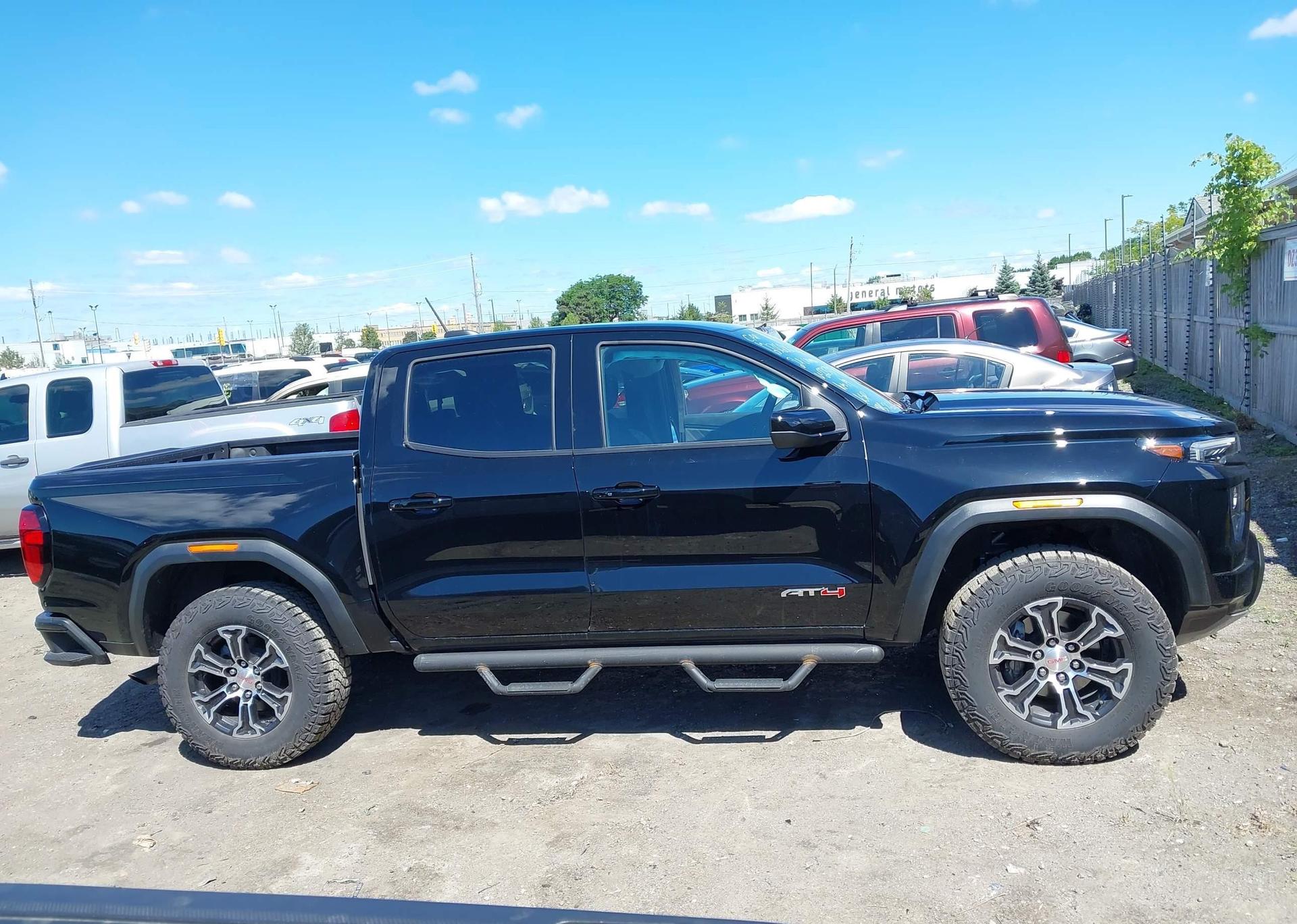 2024 GMC CANYON AT4
