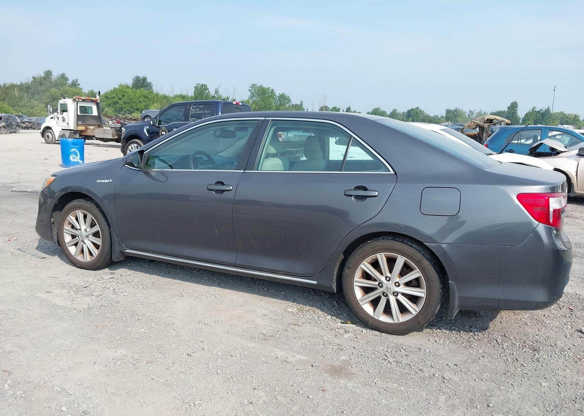 2014 TOYOTA CAMRY