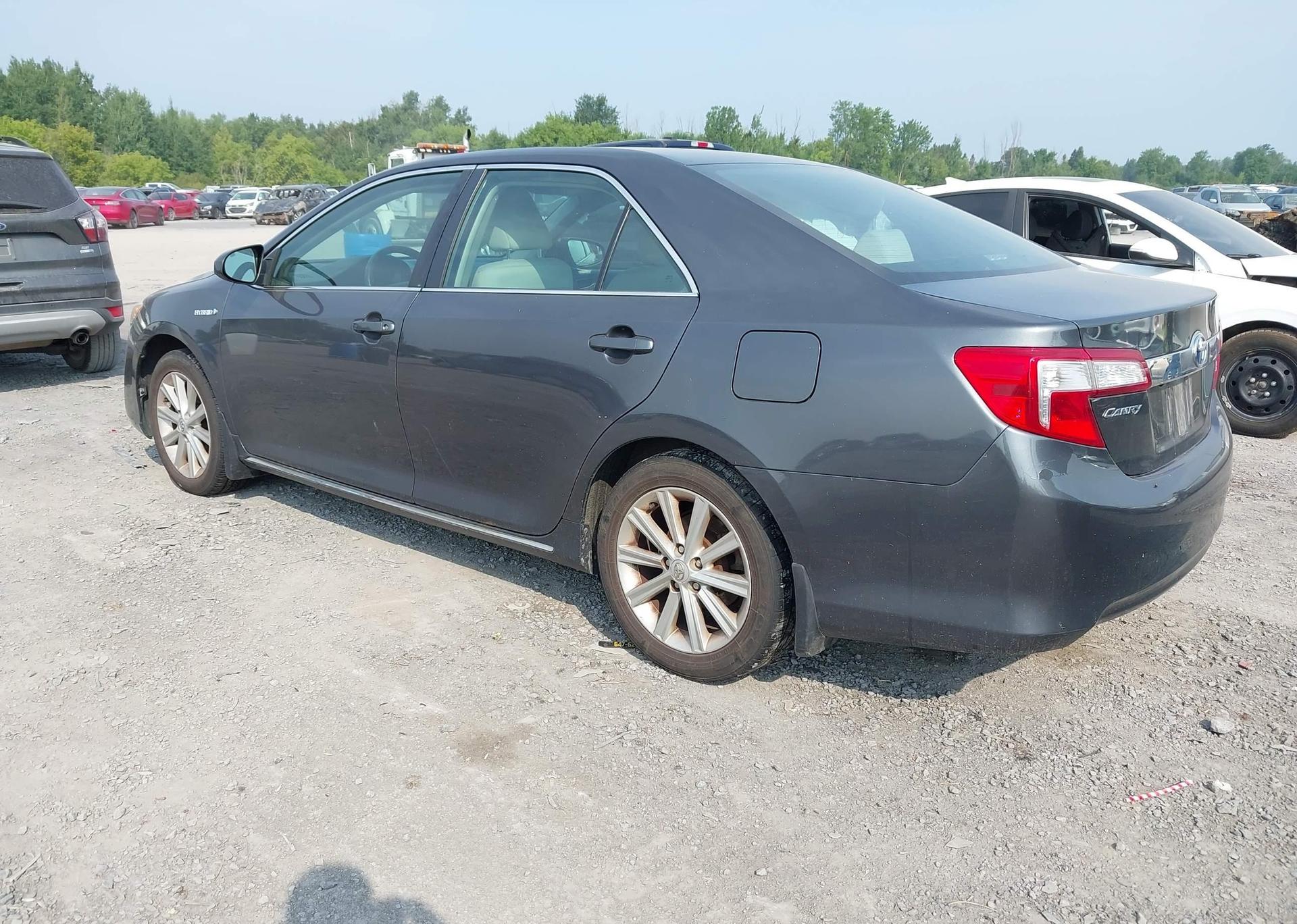 2014 TOYOTA CAMRY