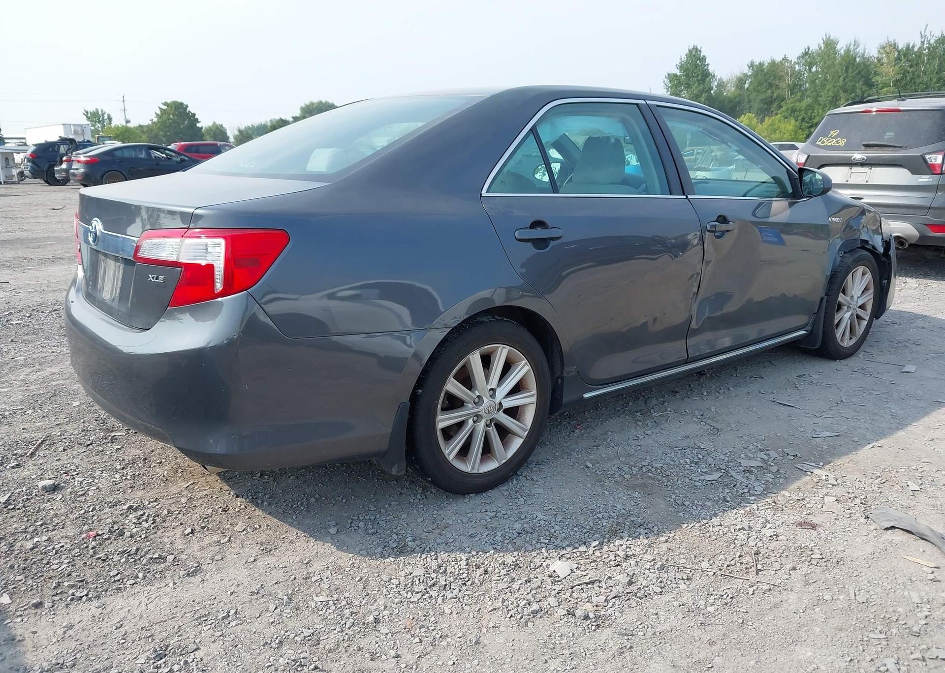 2014 TOYOTA CAMRY