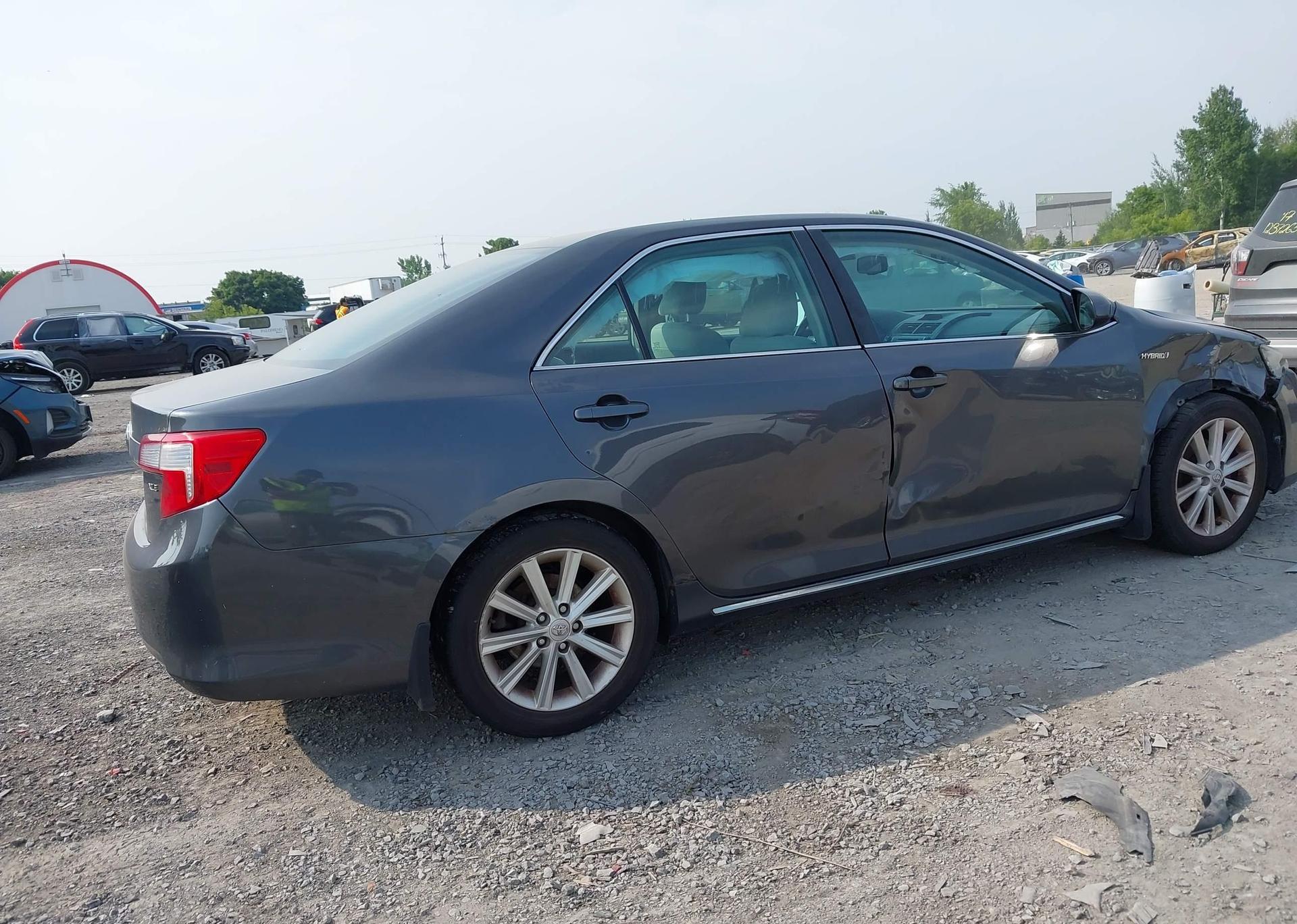 2014 TOYOTA CAMRY