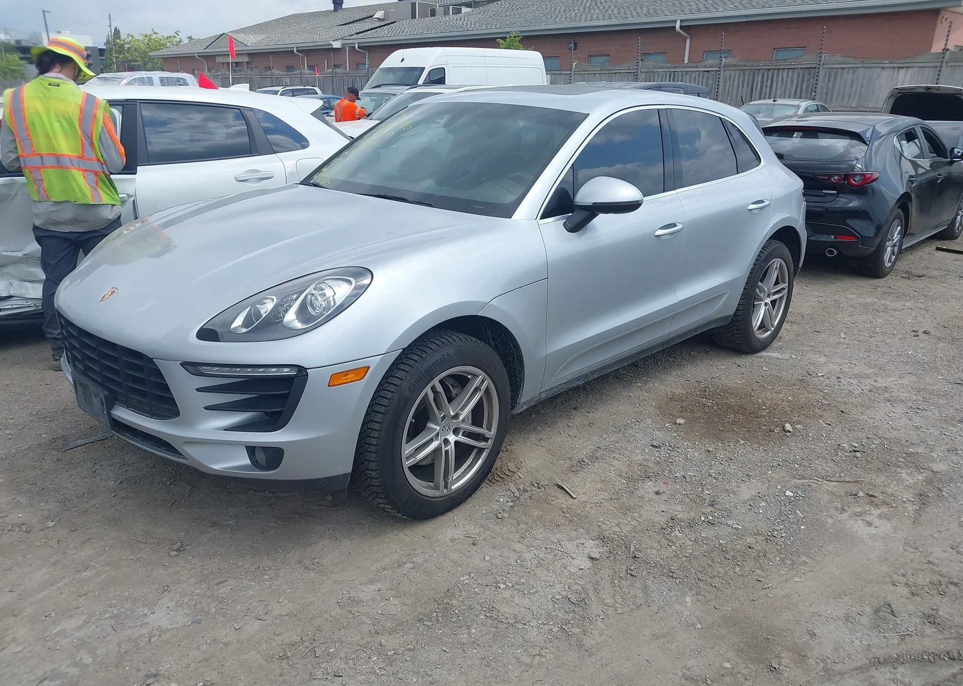 2016 PORSCHE MACAN S