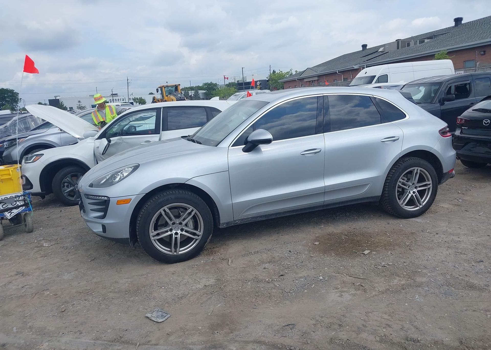 2016 PORSCHE MACAN S