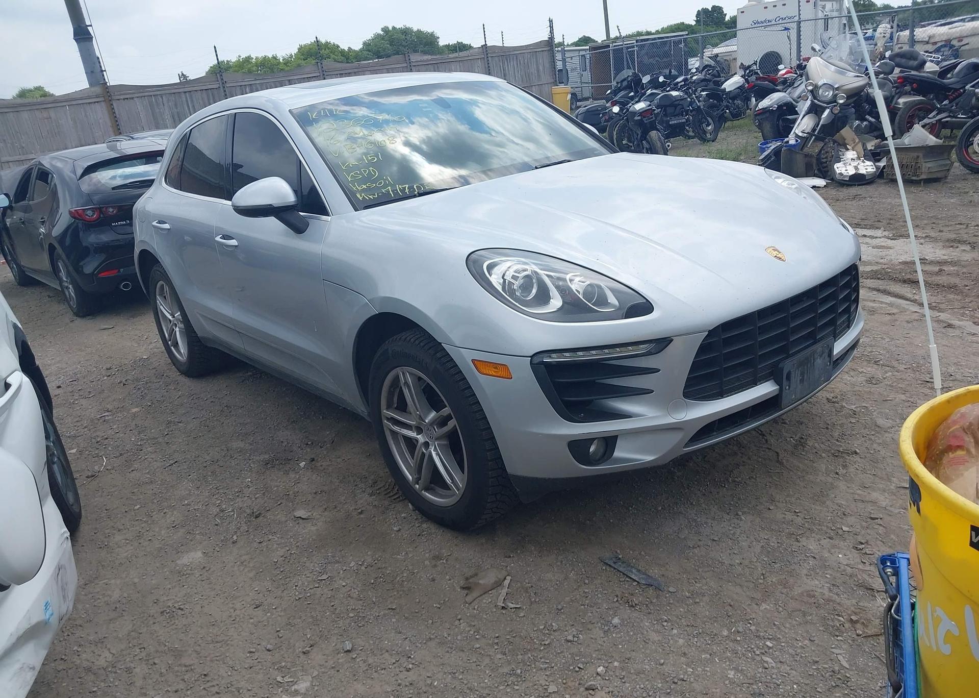 2016 PORSCHE MACAN S