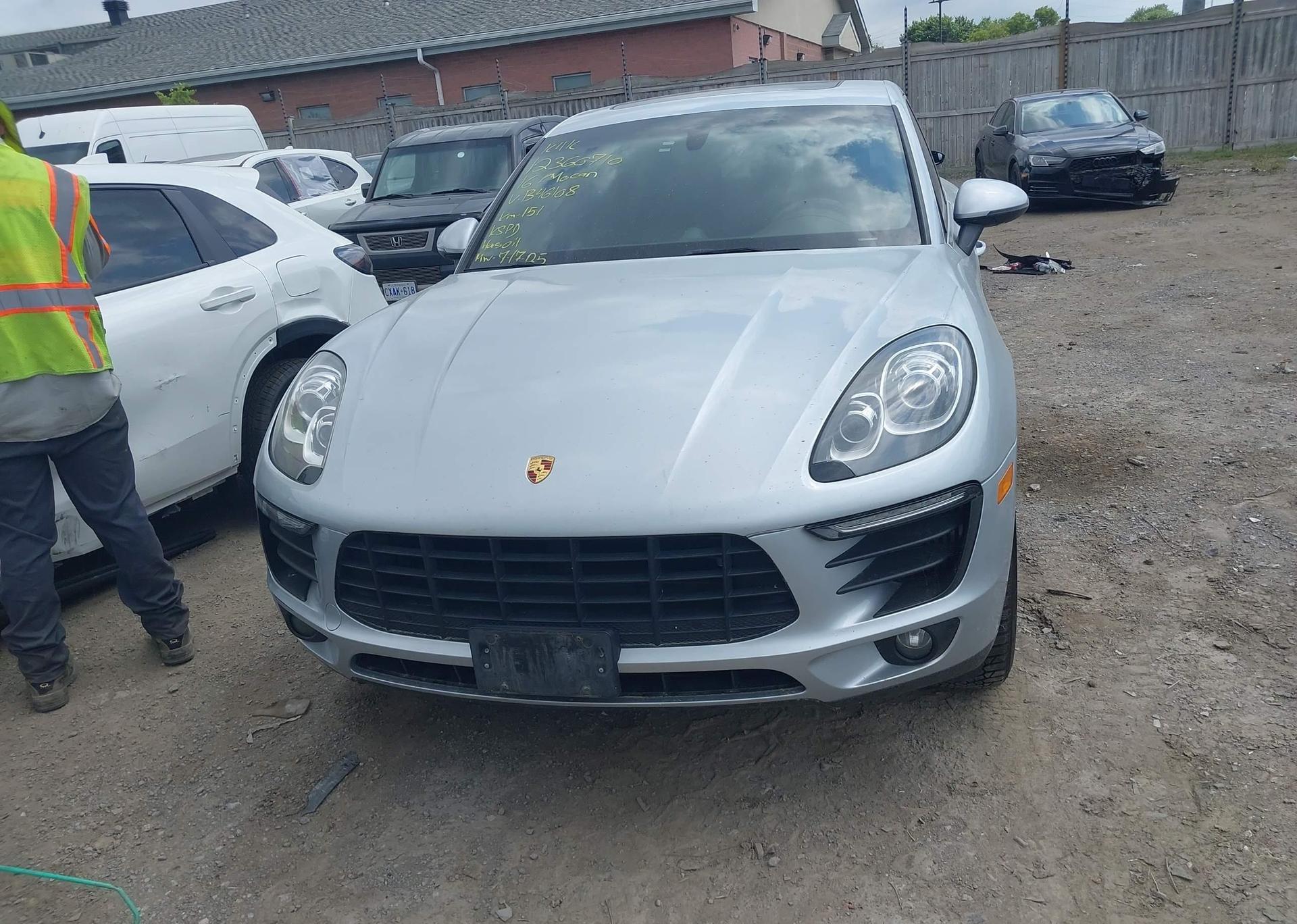 2016 PORSCHE MACAN S
