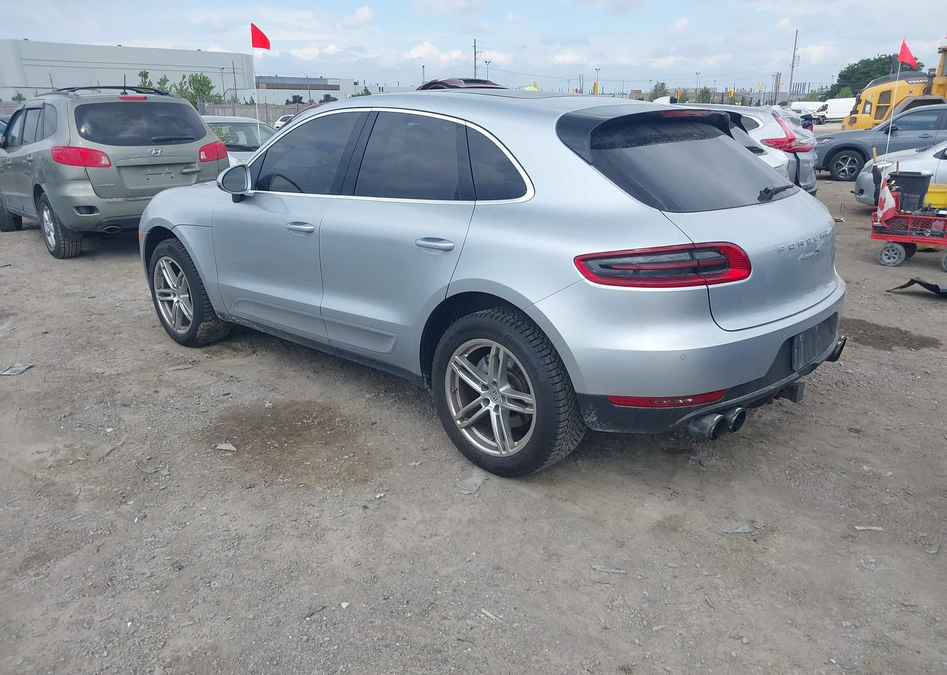 2016 PORSCHE MACAN S