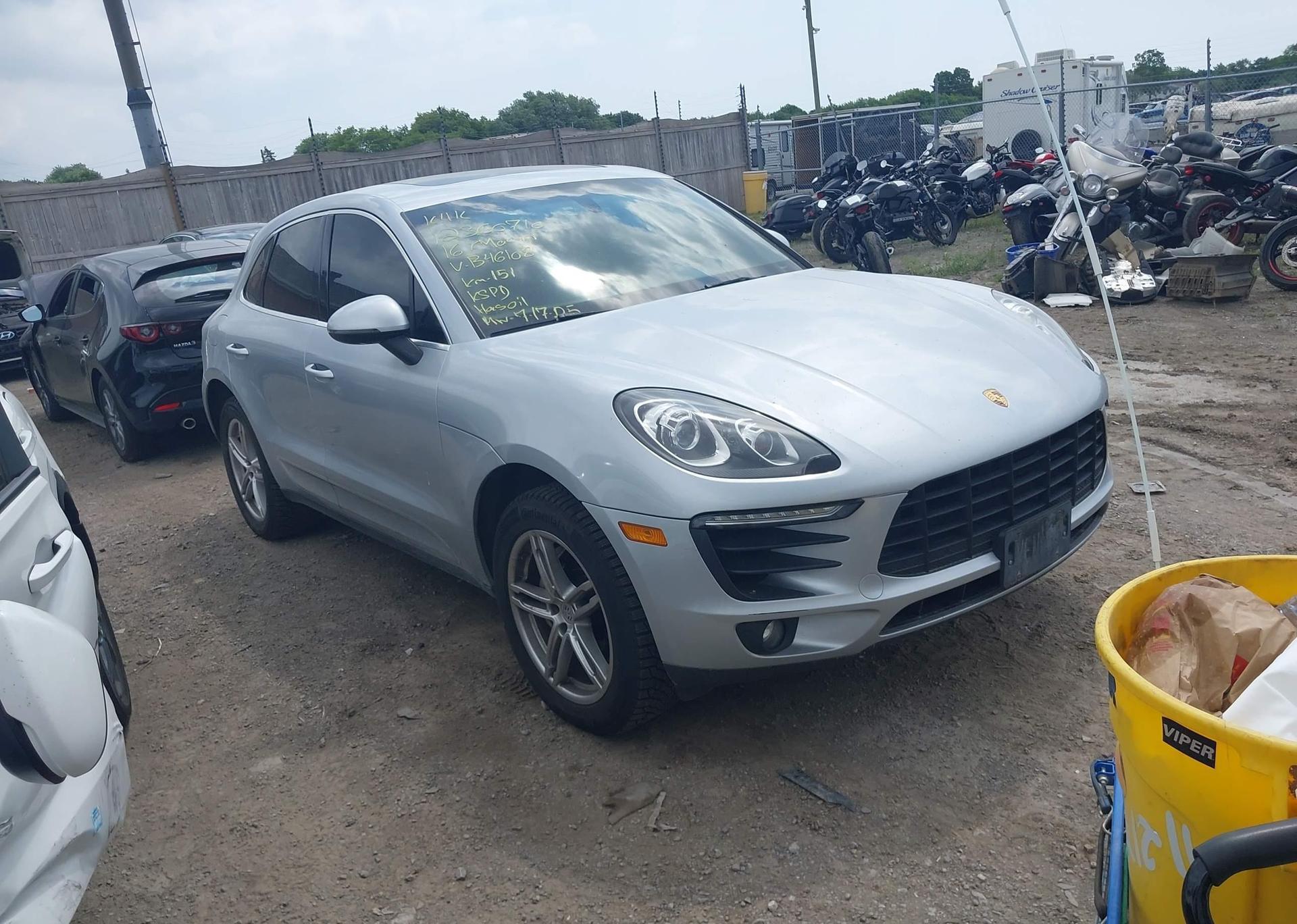 2016 PORSCHE MACAN S