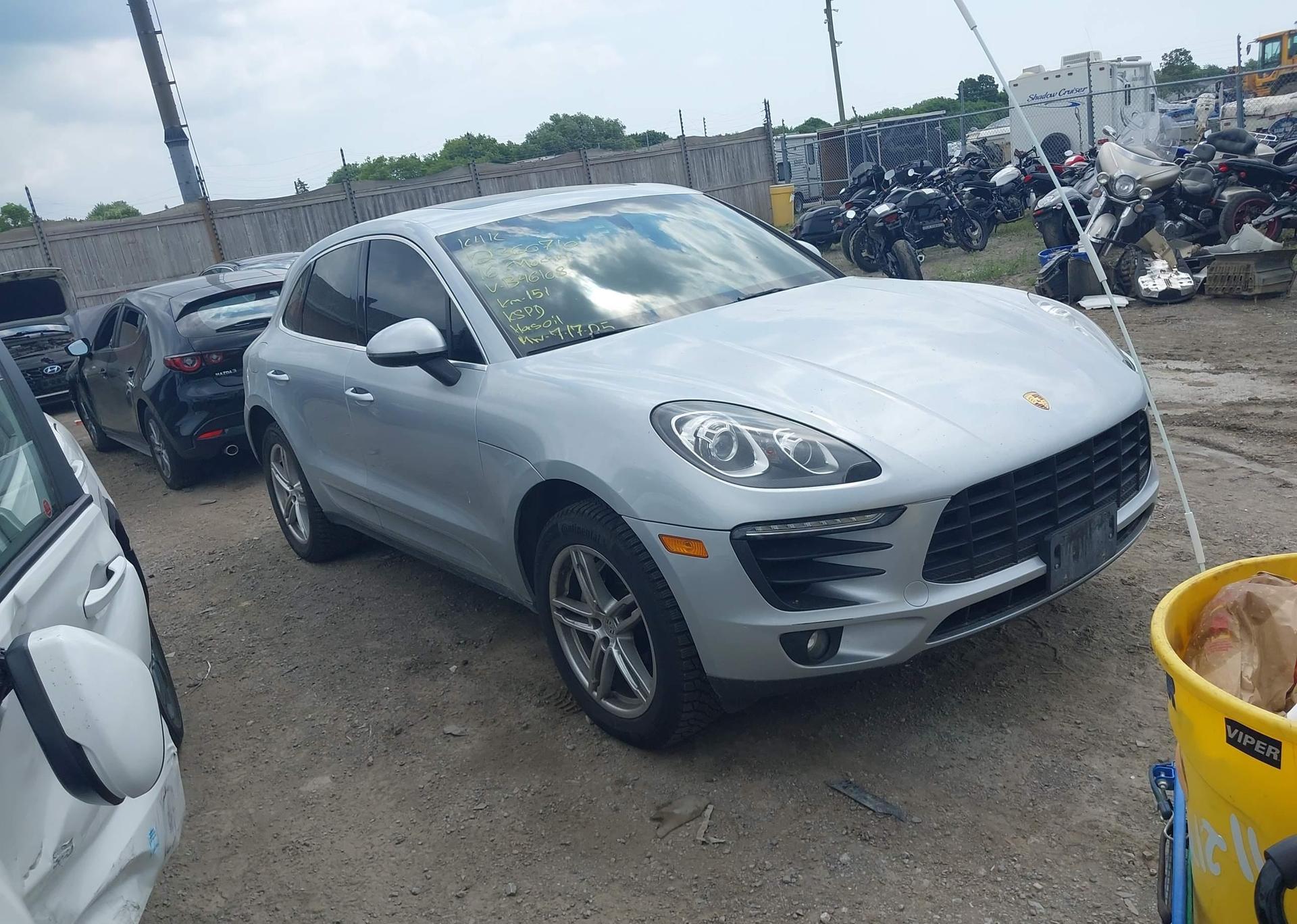 2016 PORSCHE MACAN S