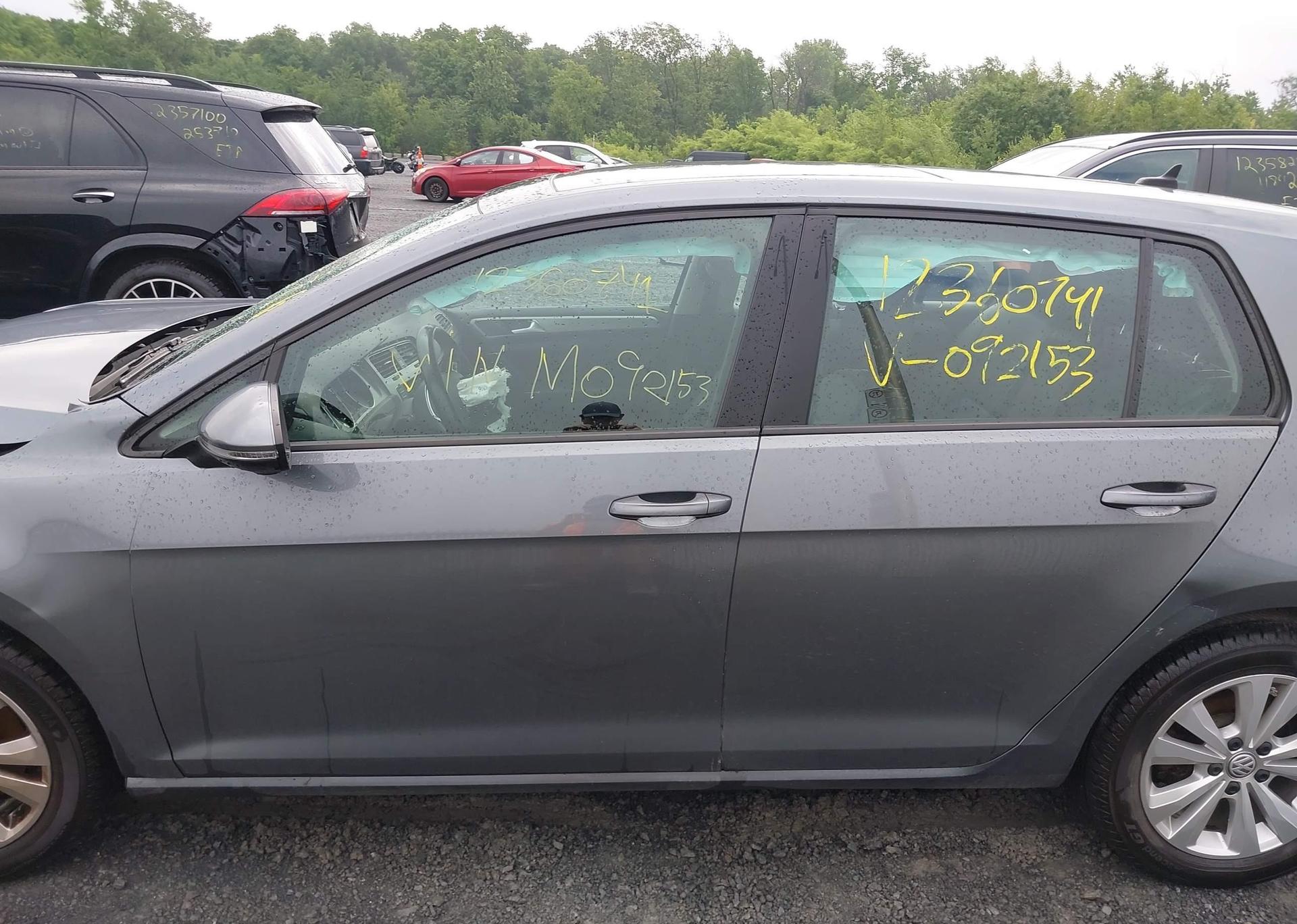 2015 VOLKSWAGEN GOLF