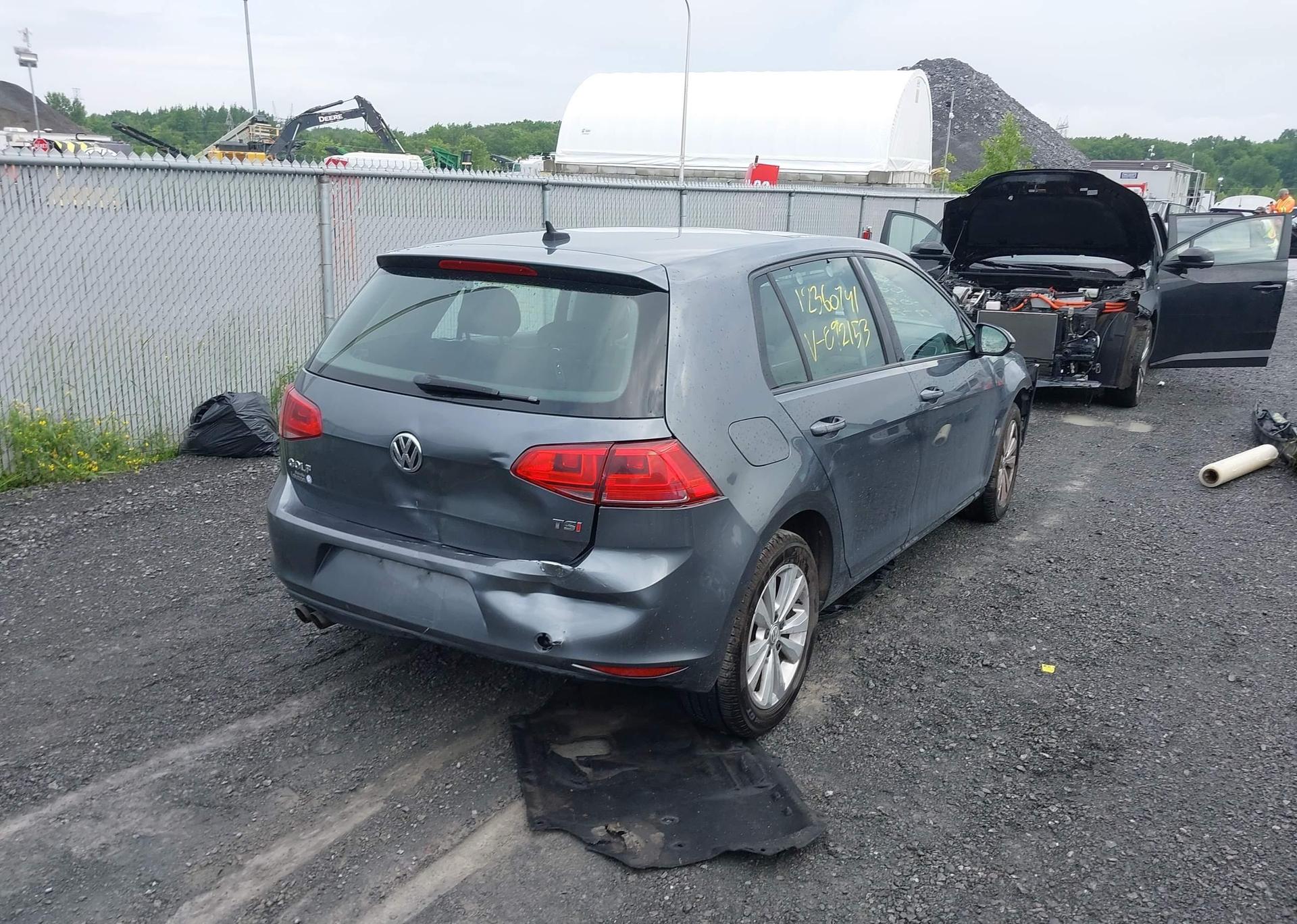 2015 VOLKSWAGEN GOLF