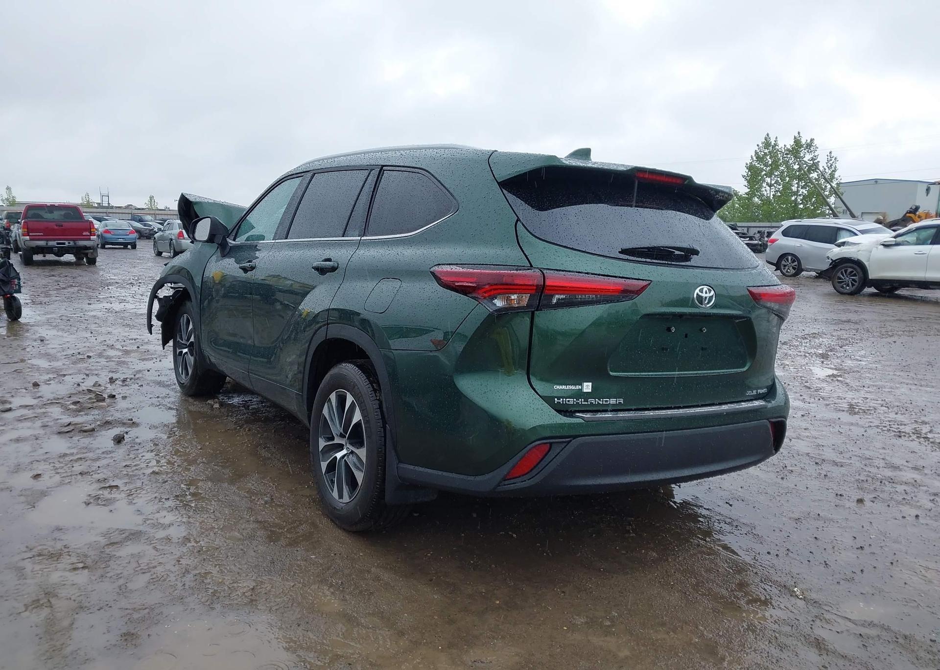 2025 TOYOTA highlander xle
