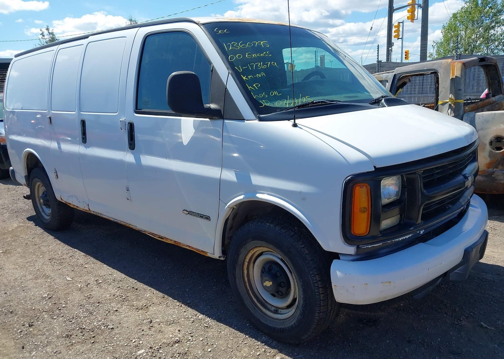 2000 CHEVROLET EXPRESS STANDARD