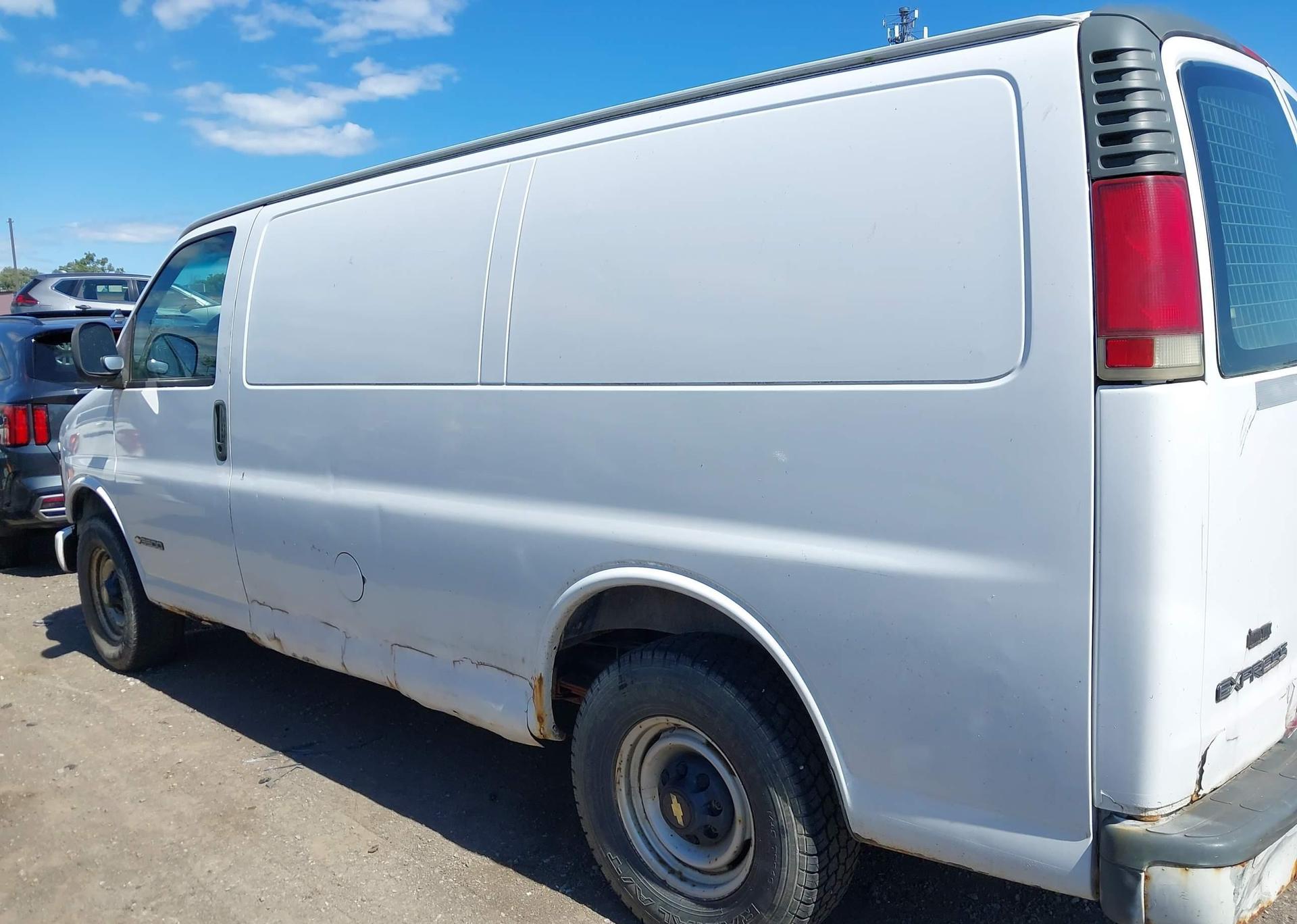 2000 CHEVROLET EXPRESS STANDARD