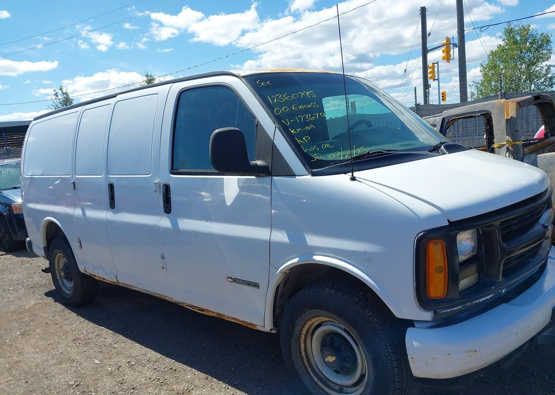 2000 CHEVROLET EXPRESS STANDARD
