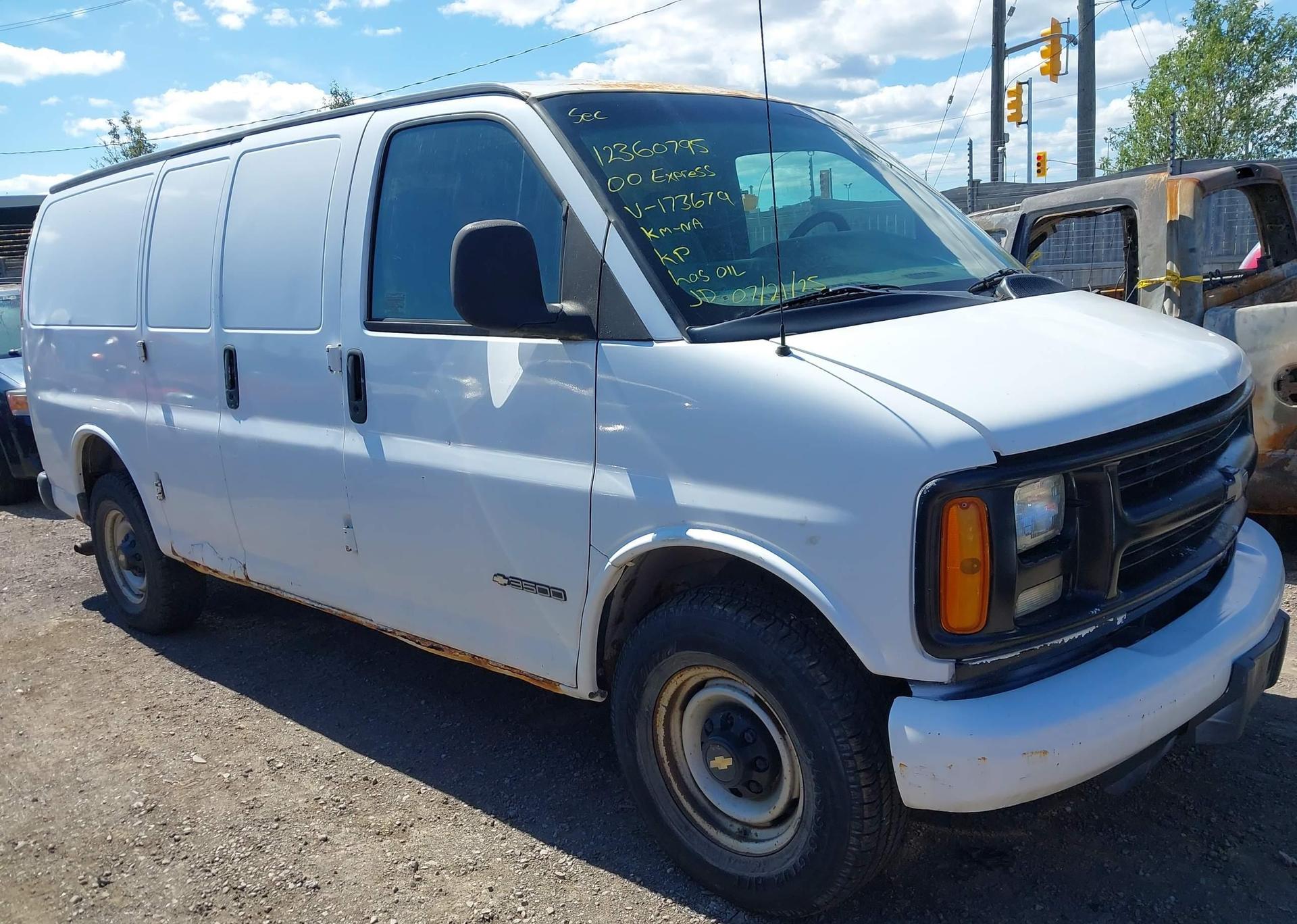 2000 CHEVROLET EXPRESS STANDARD