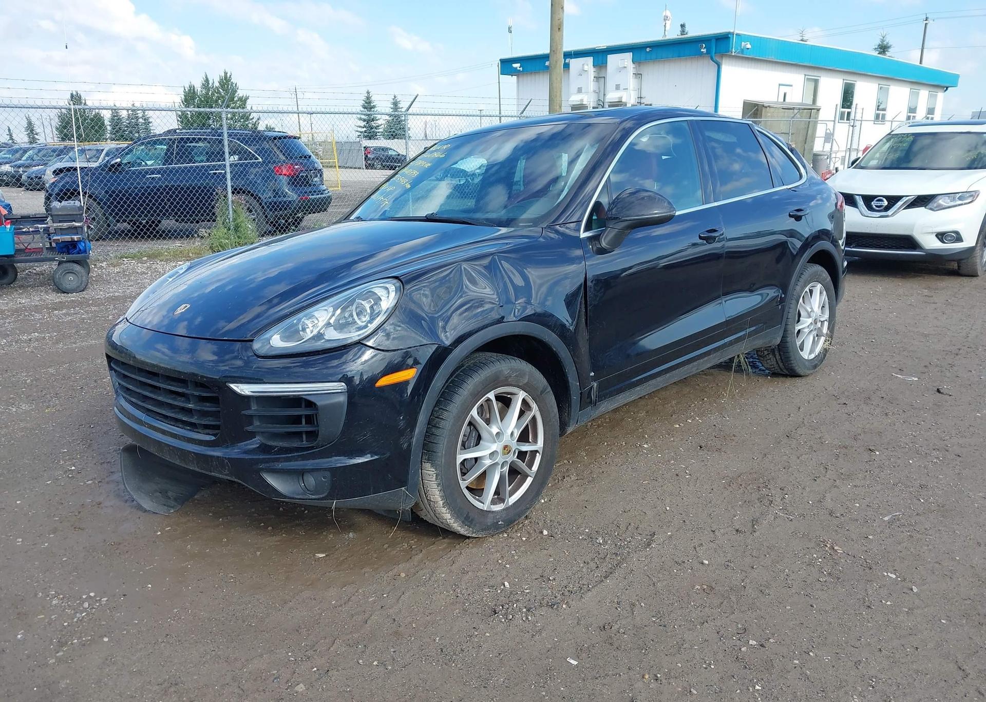 2015 PORSCHE CAYENNE
