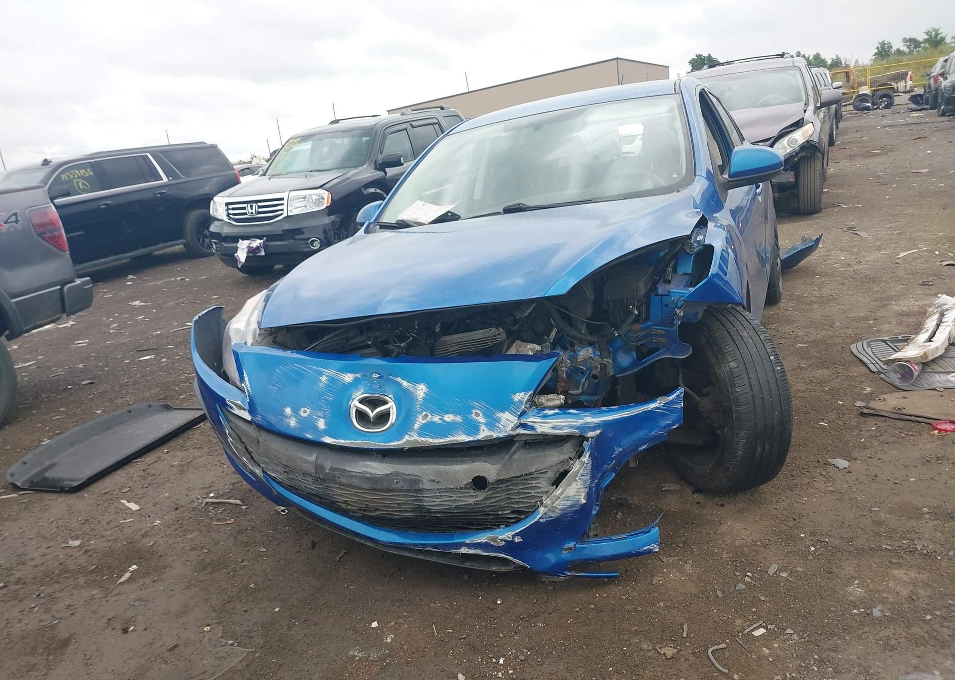 2012 MAZDA 3 I