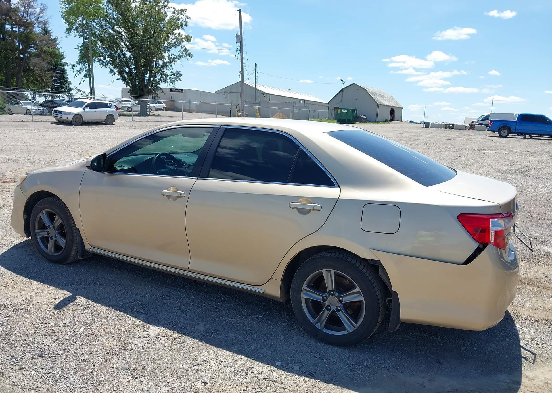2012 TOYOTA CAMRY LE