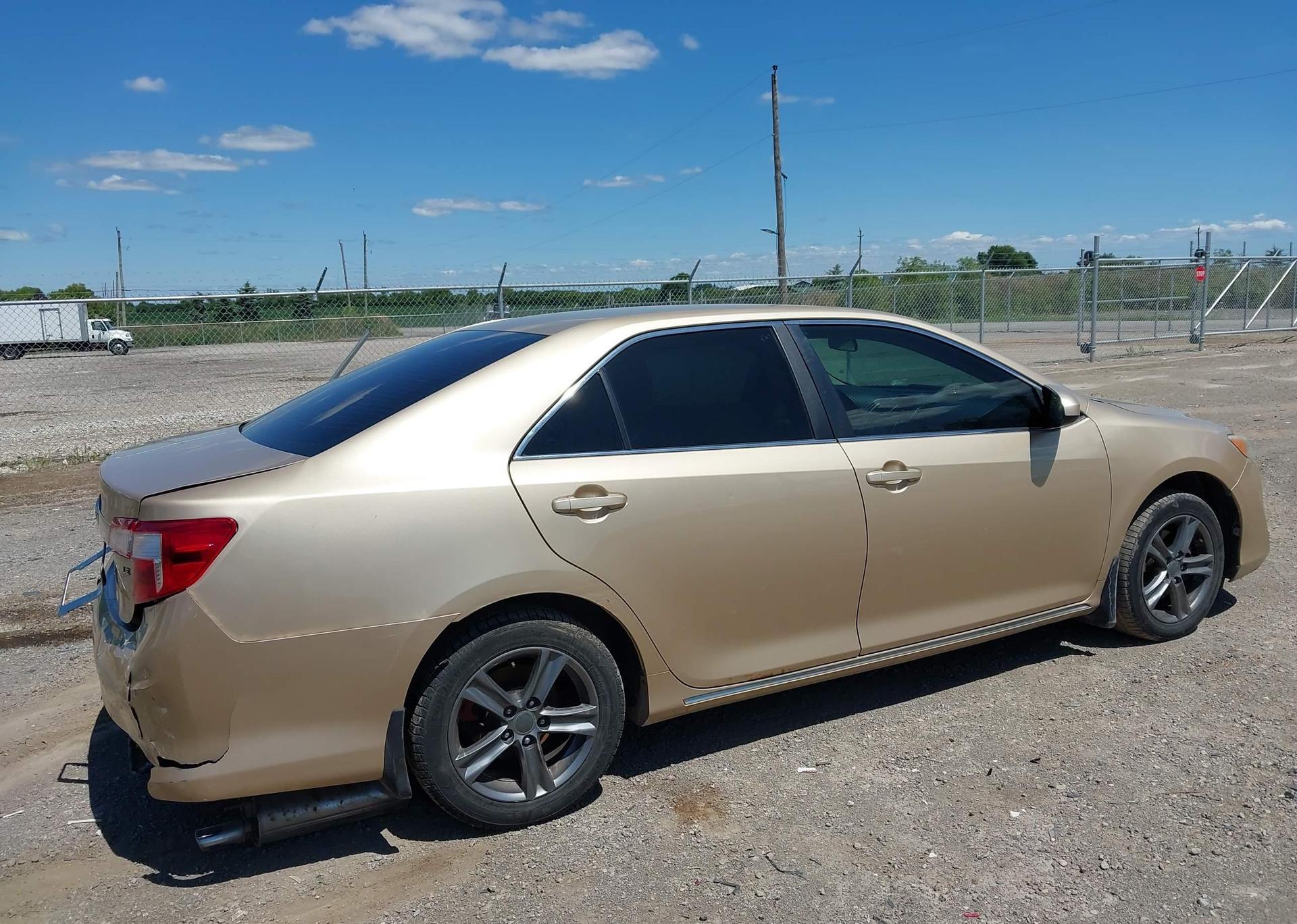 2012 TOYOTA CAMRY LE