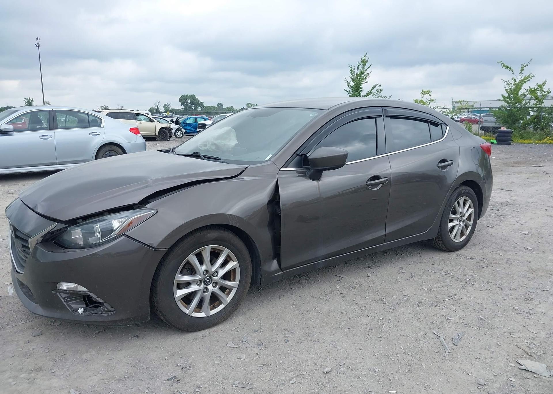 2015 MAZDA MAZDA3