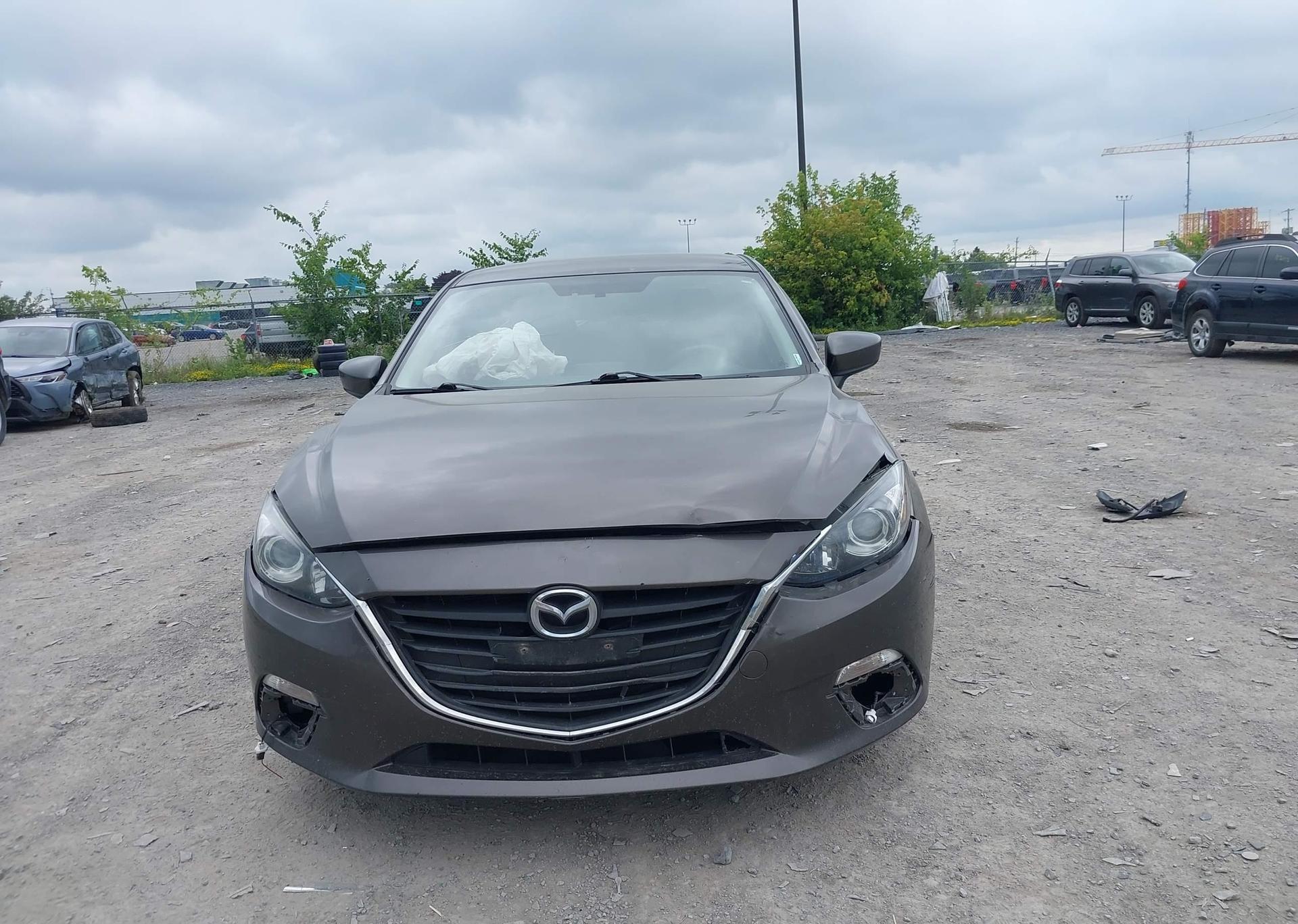 2015 MAZDA MAZDA3