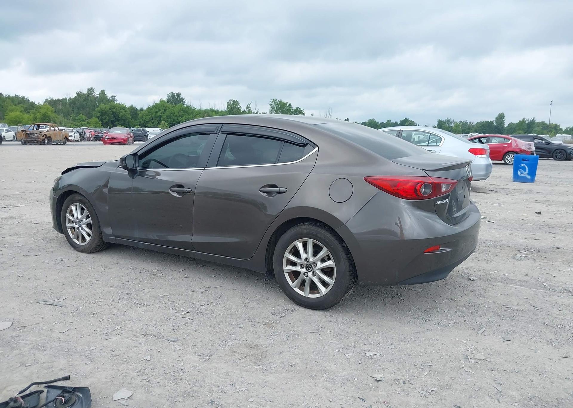 2015 MAZDA MAZDA3