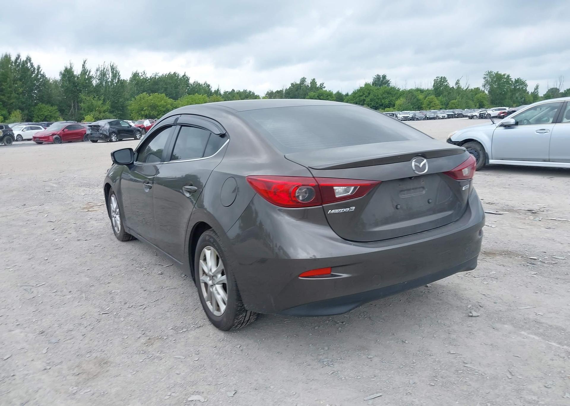 2015 MAZDA MAZDA3