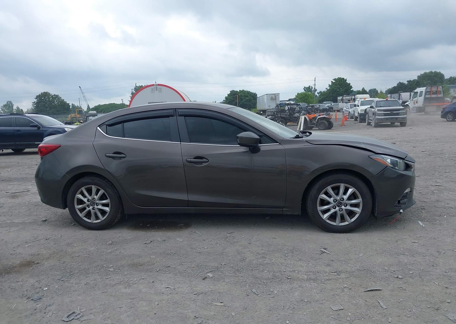 2015 MAZDA MAZDA3