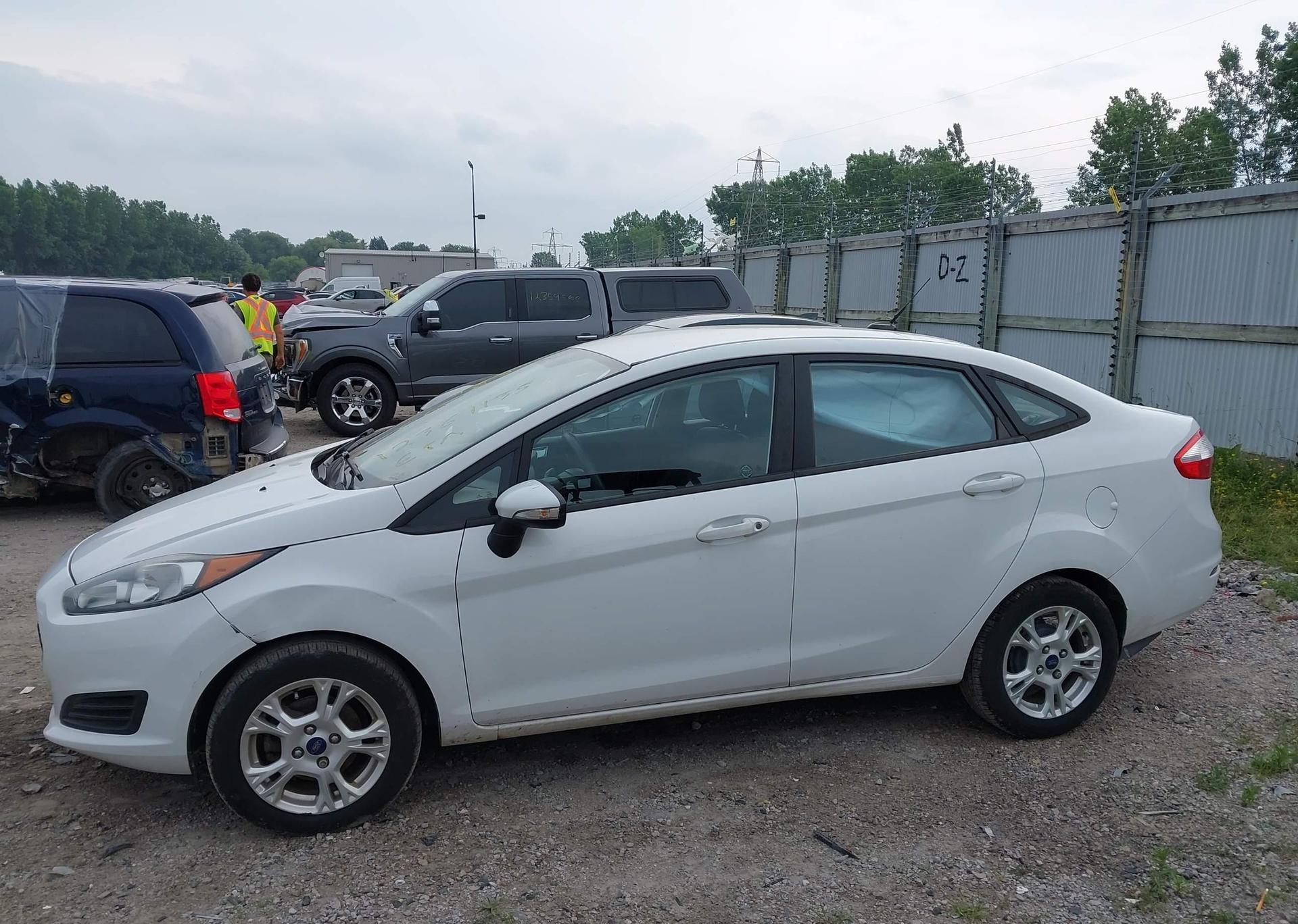 2015 FORD FIESTA SE
