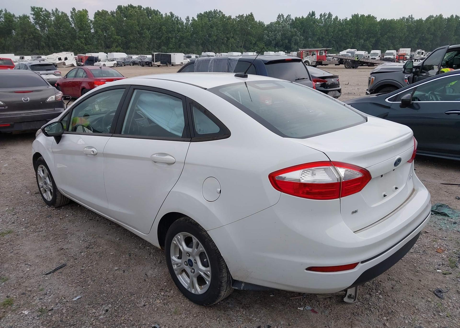 2015 FORD FIESTA SE