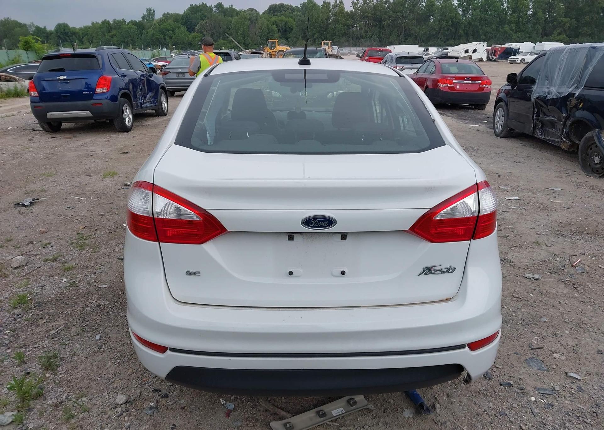 2015 FORD FIESTA SE