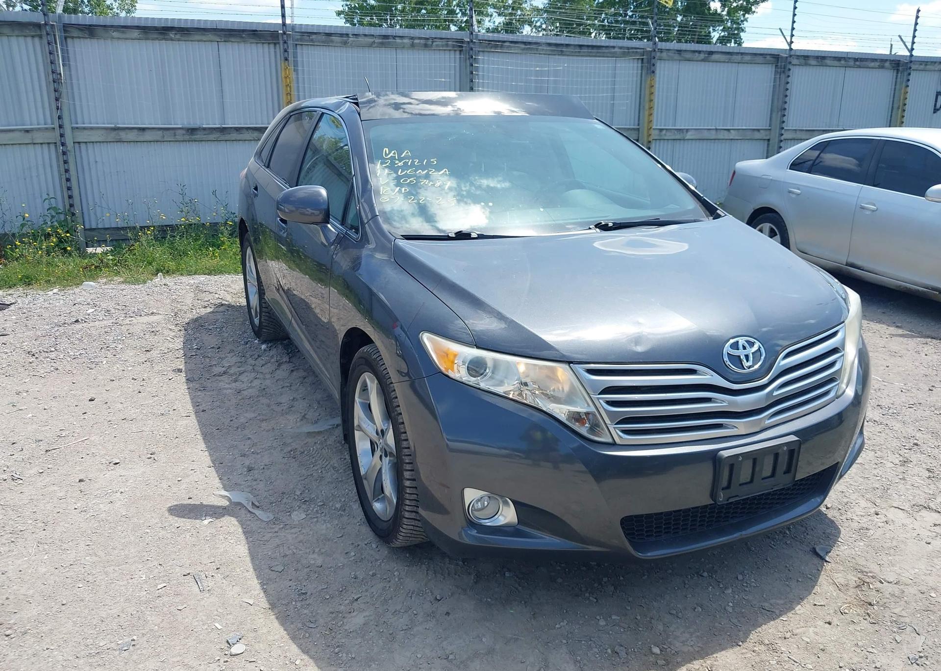 2011 TOYOTA VENZA