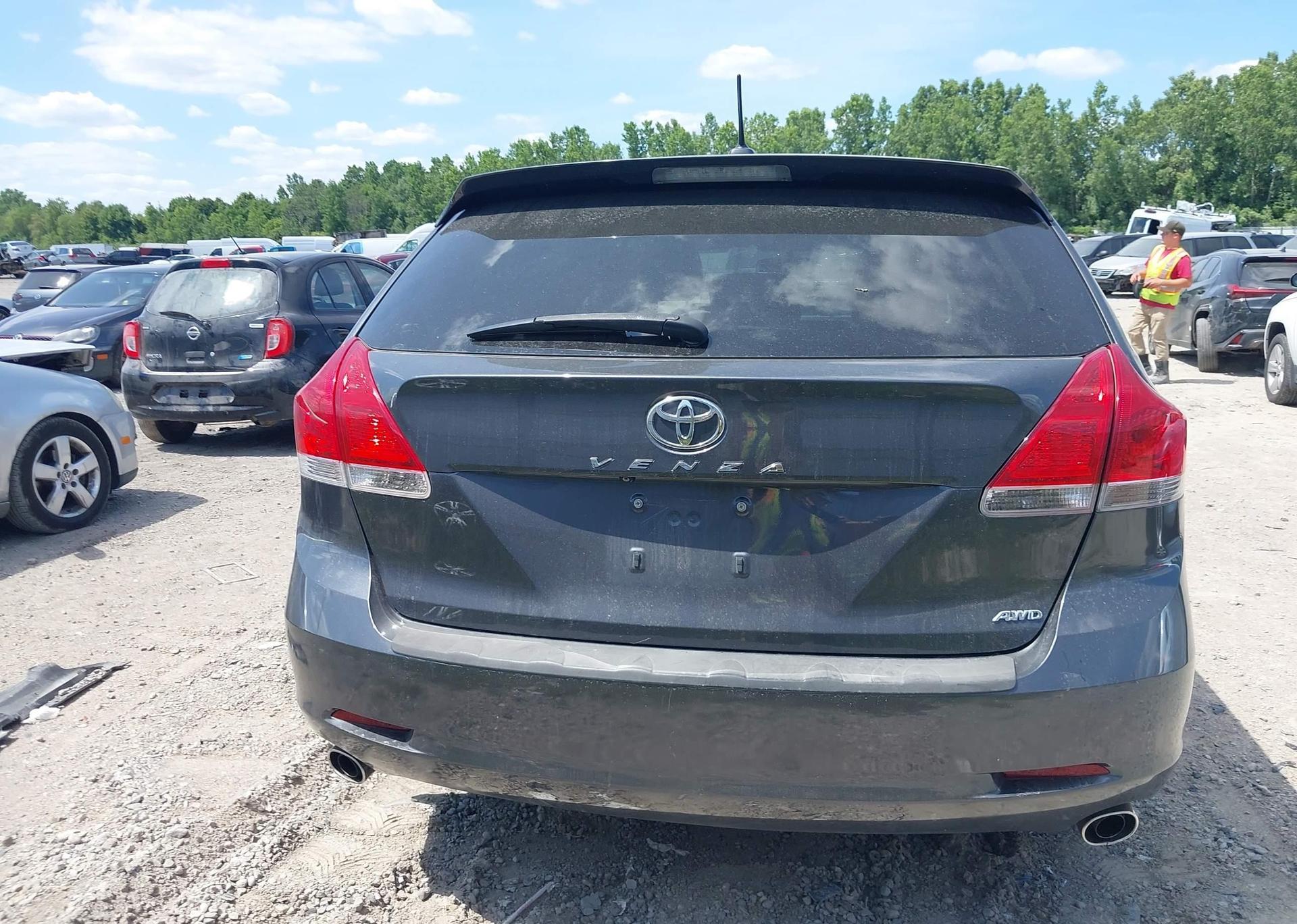 2011 TOYOTA VENZA