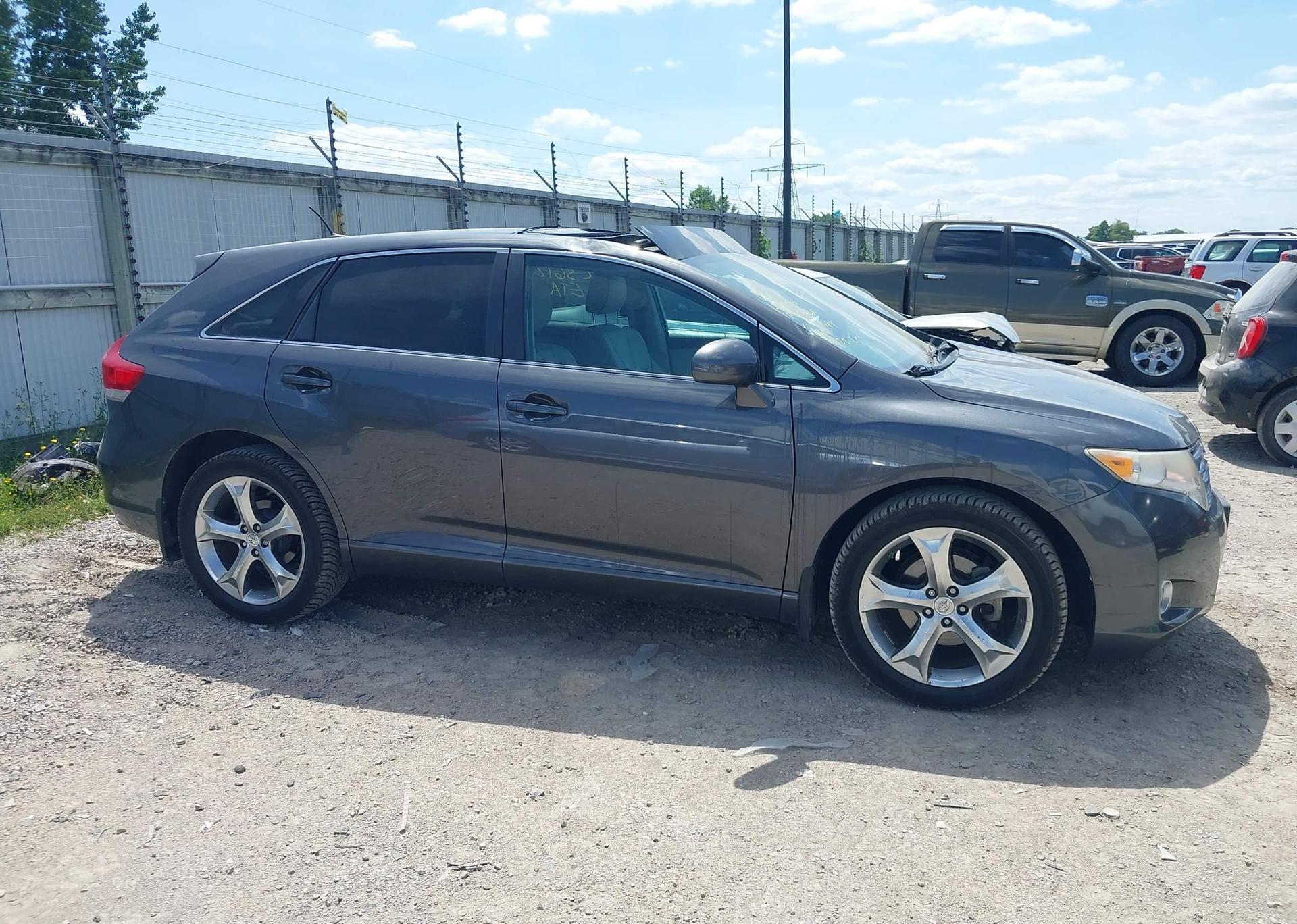2011 TOYOTA VENZA