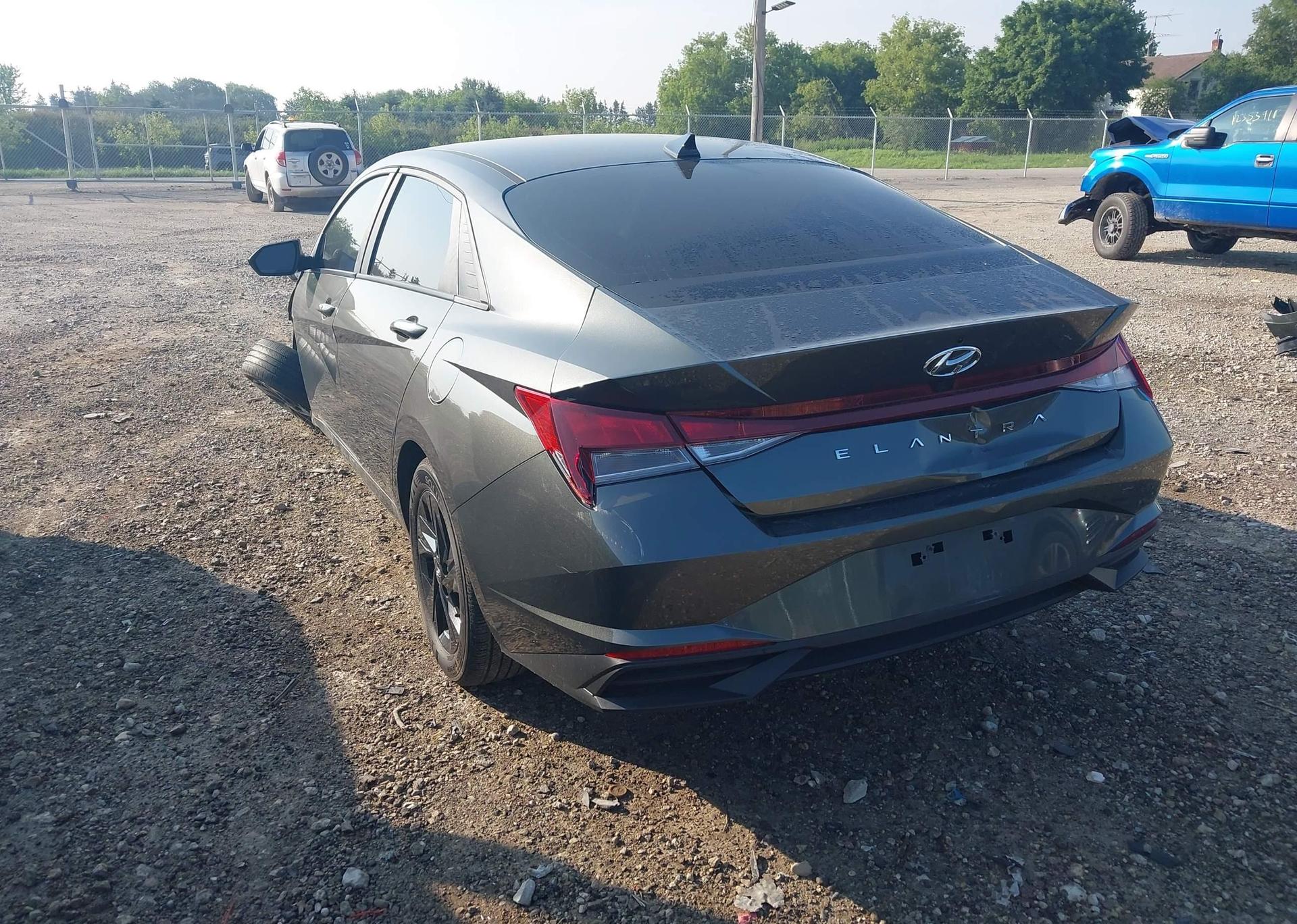 2023 HYUNDAI ELANTRA PREFERRED IVT WITH TECH PACKAGE