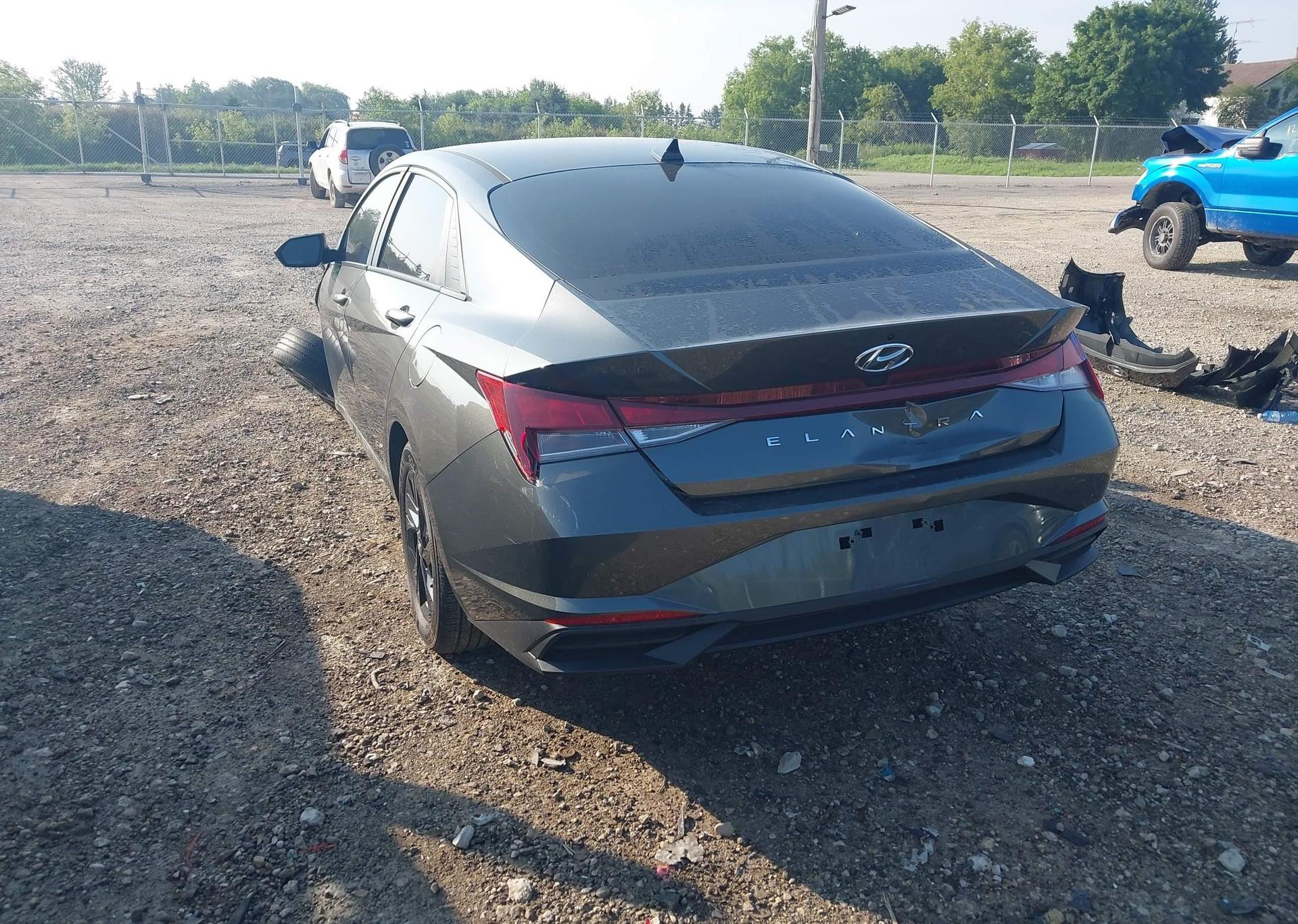 2023 HYUNDAI ELANTRA PREFERRED IVT WITH TECH PACKAGE