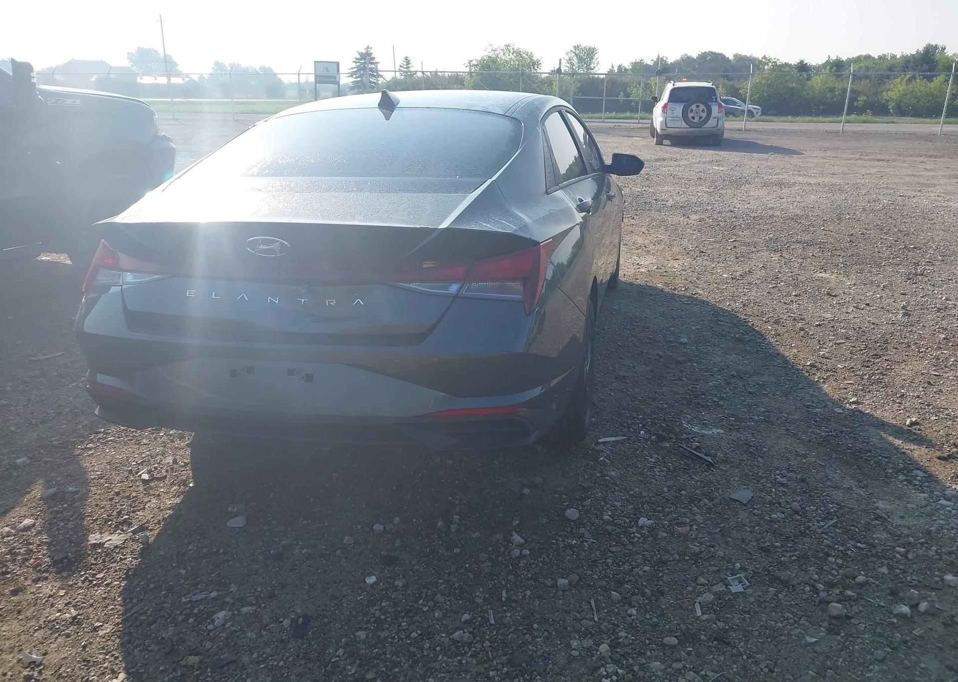 2023 HYUNDAI ELANTRA PREFERRED IVT WITH TECH PACKAGE